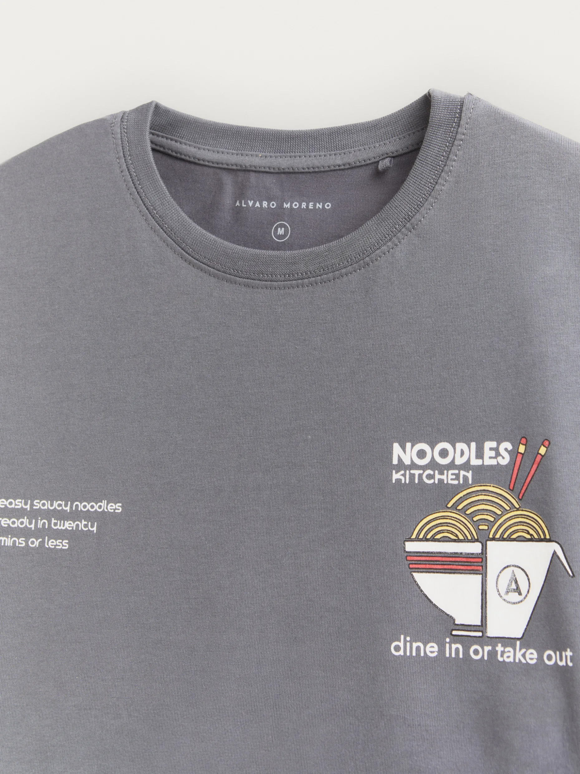 CAMISETA Cucina Alvaro Moreno - Maglietta Professionale in Cotone Premium con Design Esclusivo | Confezione Artigianale e Prezzo Competitivo