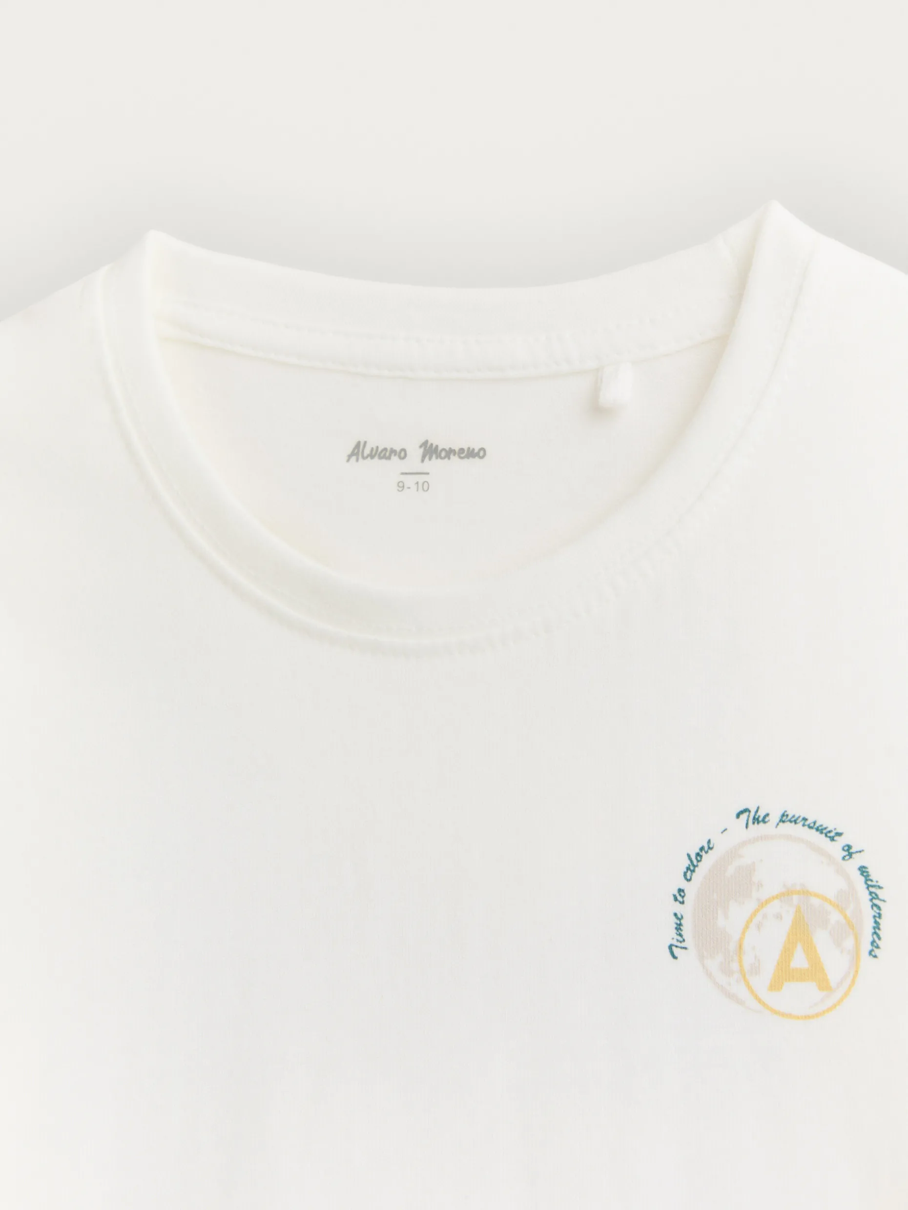 Maglietta Divertente per Bambini con Stampa Natura Avventurosa - Design Esclusivo di Alvaro Moreno