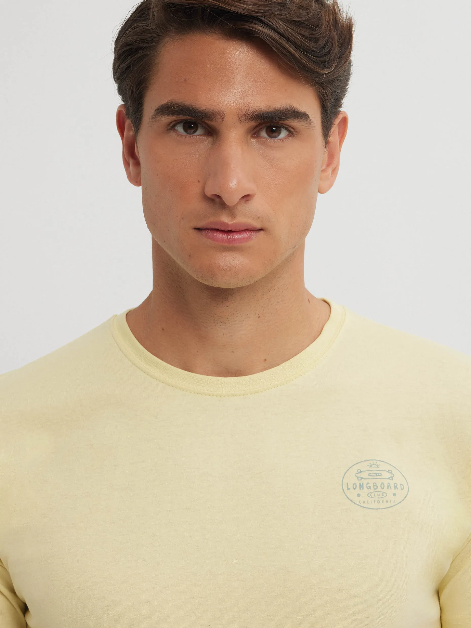 Alvaro Moreno Collection: Maglietta Premium Longboard con Grafica per Appassionati di Surf e Skate - Stampa Durevole e Design Unisex Da Uomo - Shop Ufficiale