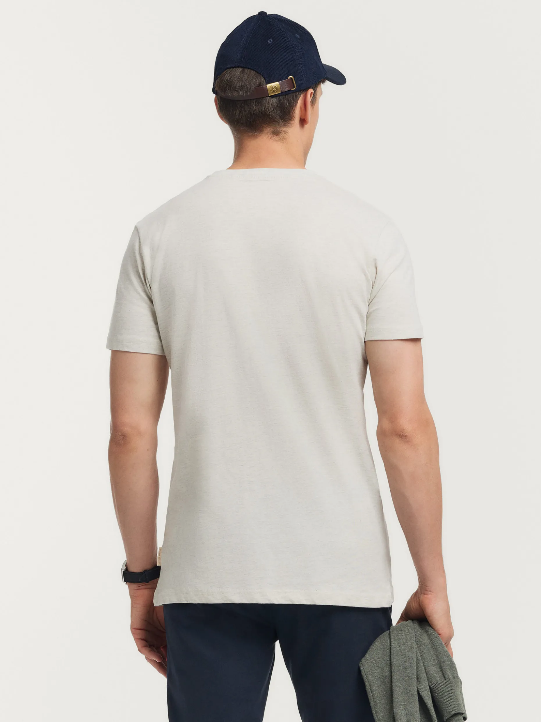 Maglietta Unisex in Tessuto Mélange Confortevole - Design Esclusivo di Álvaro Moreno, Stagione Primavera/Estiva