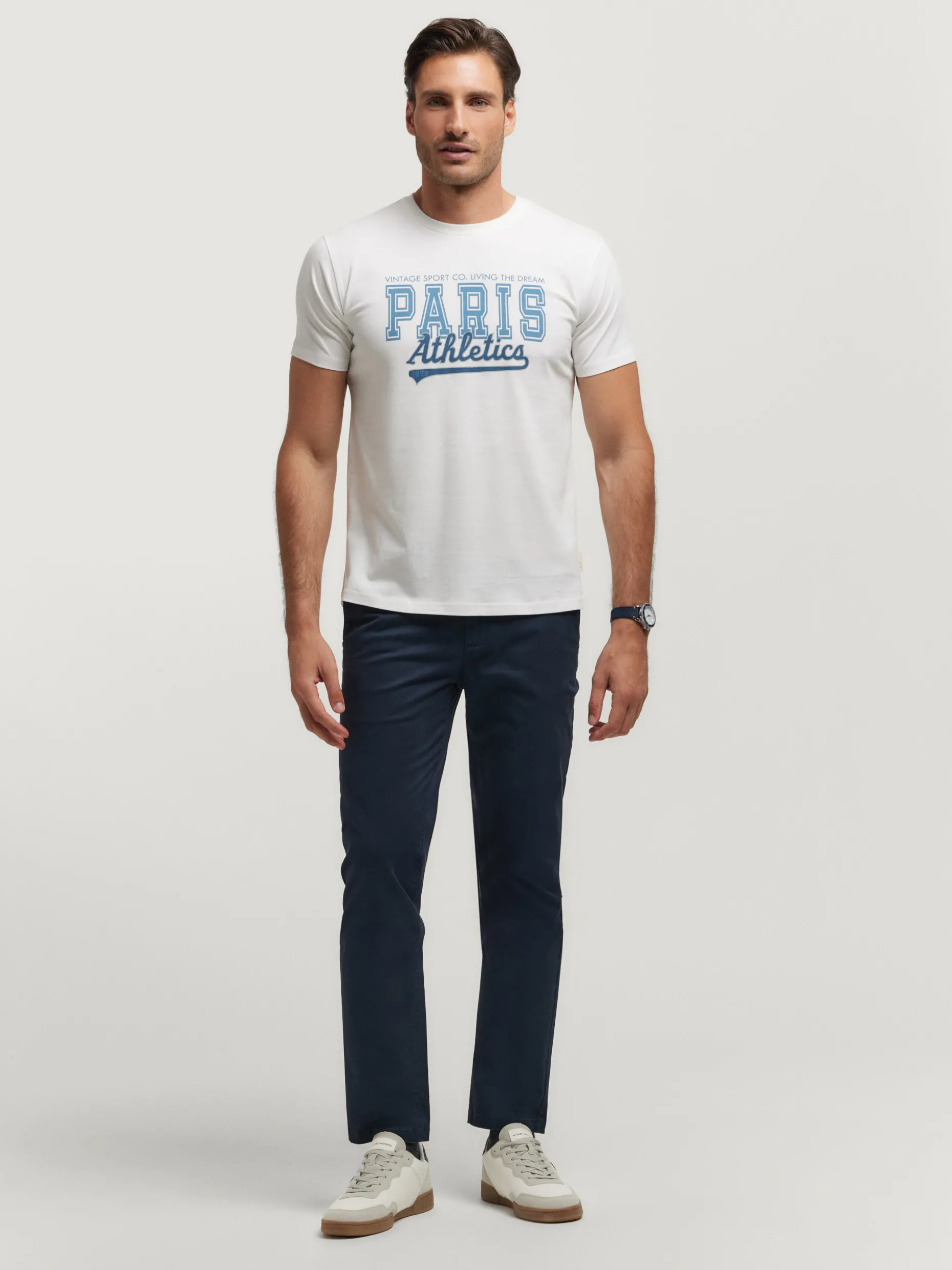 Alvaro Moreno Fashion | Maglietta Essential con Ispirazione Parigina - Linea Minimalista