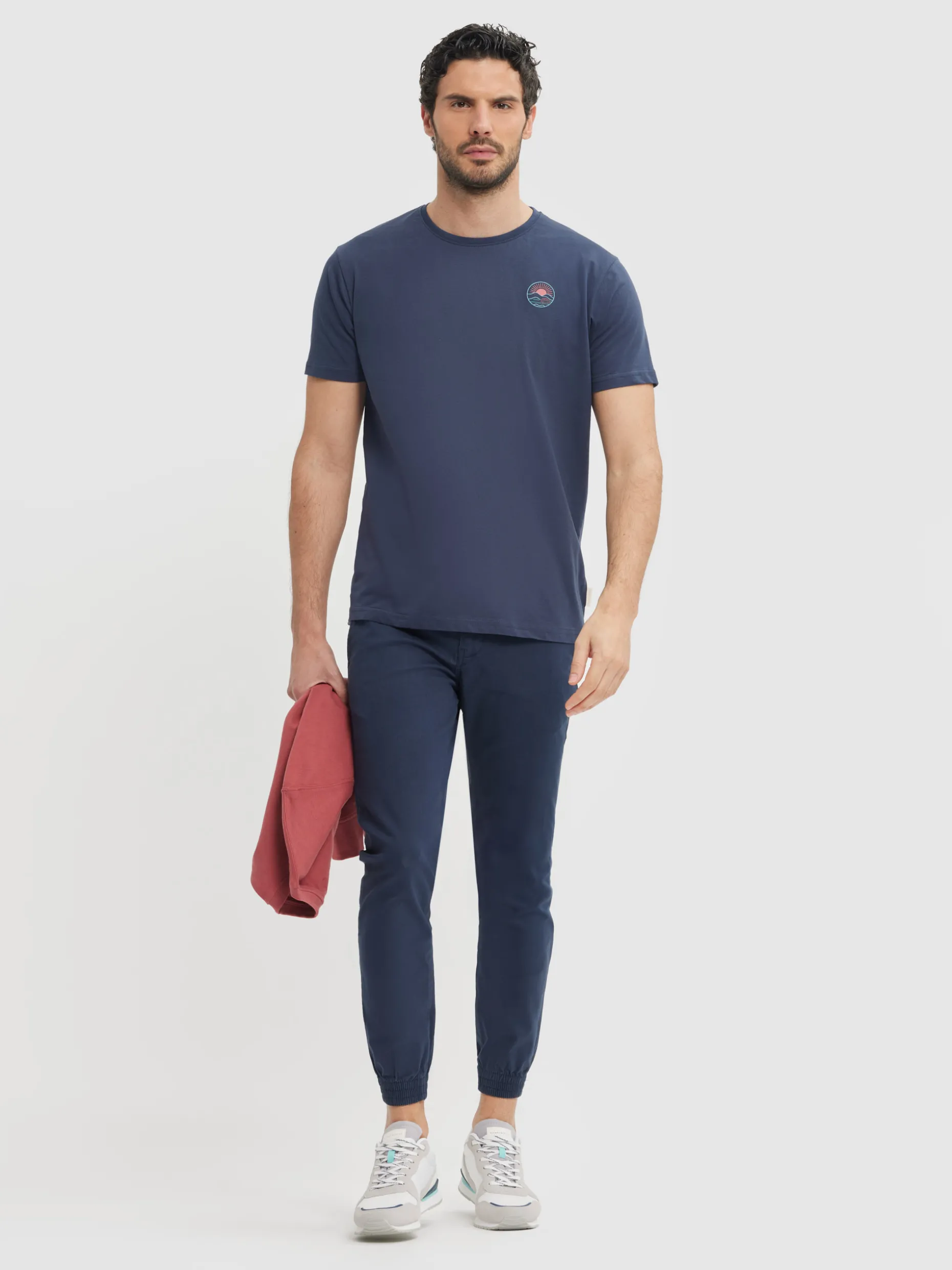 Maglietta Unisex Essenziale con Stampa Tramonto Dorato - Collezione Autunno 2023 | Tessuto Premium di Alvaro Moreno Store