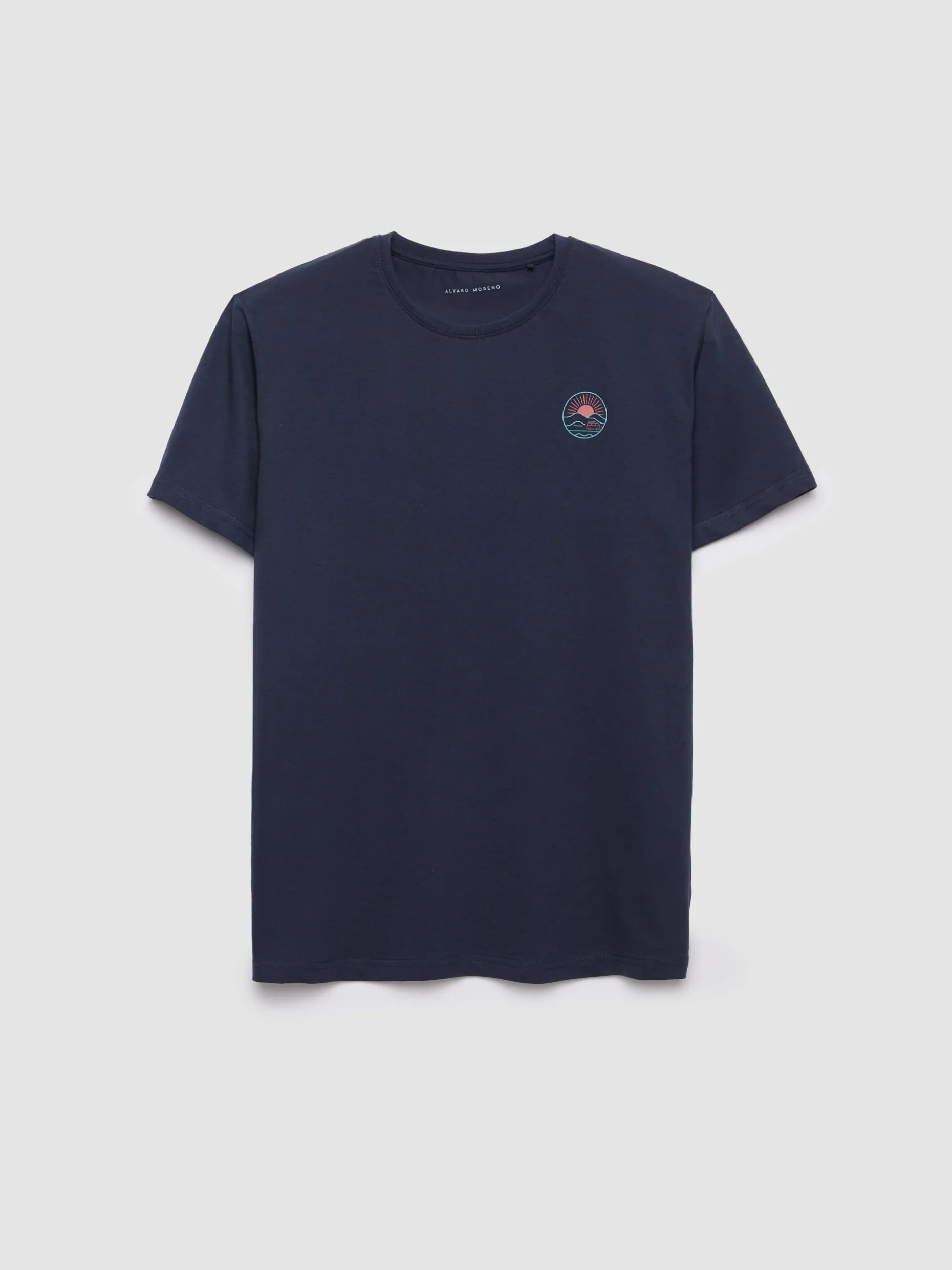 Maglietta Unisex Essenziale con Stampa Tramonto Dorato - Collezione Autunno 2023 | Tessuto Premium di Alvaro Moreno Store