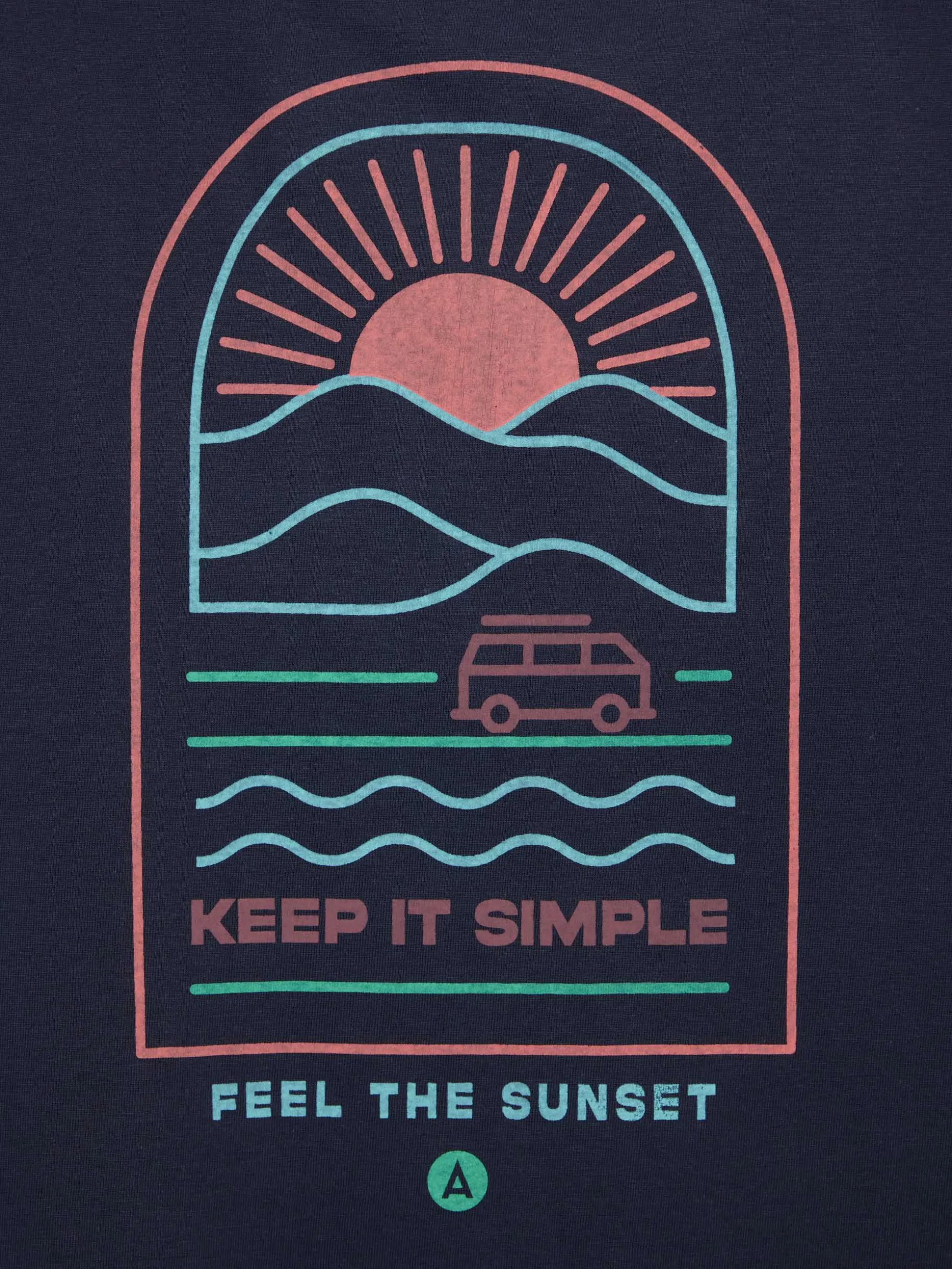 Maglietta Unisex Essenziale con Stampa Tramonto Dorato - Collezione Autunno 2023 | Tessuto Premium di Alvaro Moreno Store