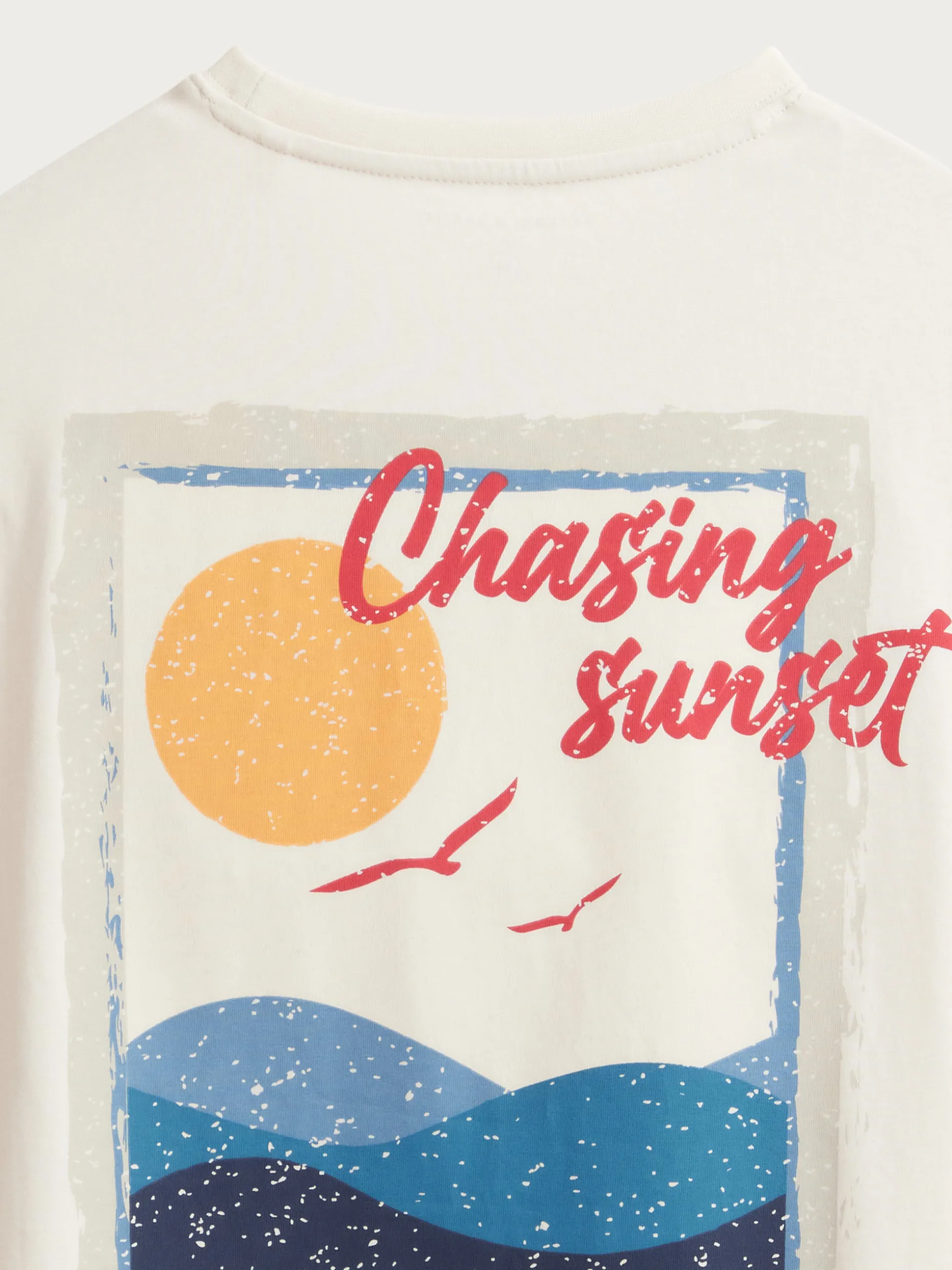 MAGLIETTA UNISEX TRAMONTO AURORA DORATA - STAMPA ARTISTICA | COLLEZIONE ESTATE 2024 BY ÁLVARO MORENO
