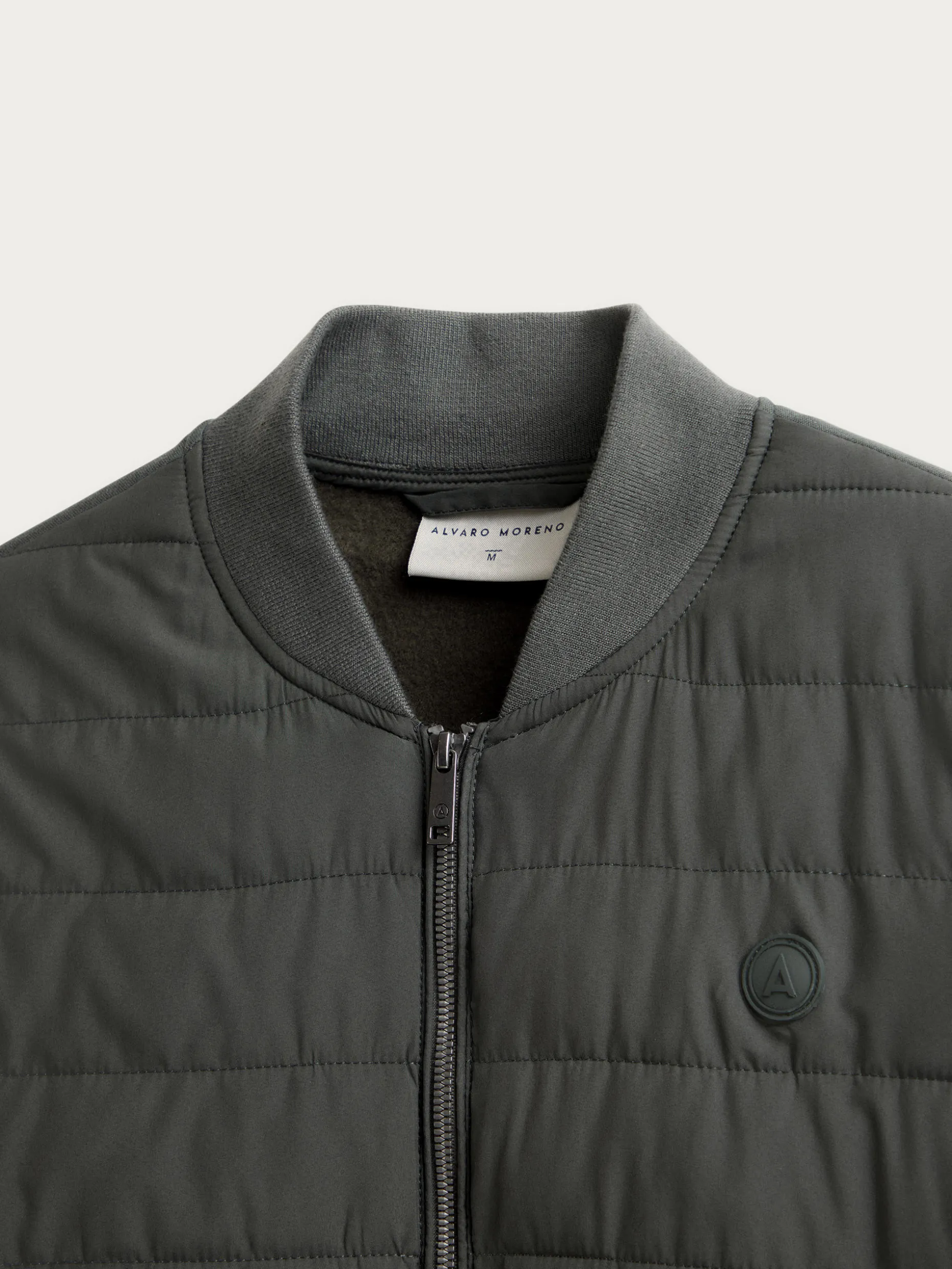 Cappotto Cacciatrice in Pelle con Dettagli Corno - Collezione Autunno/Inverno di Alvaro Moreno