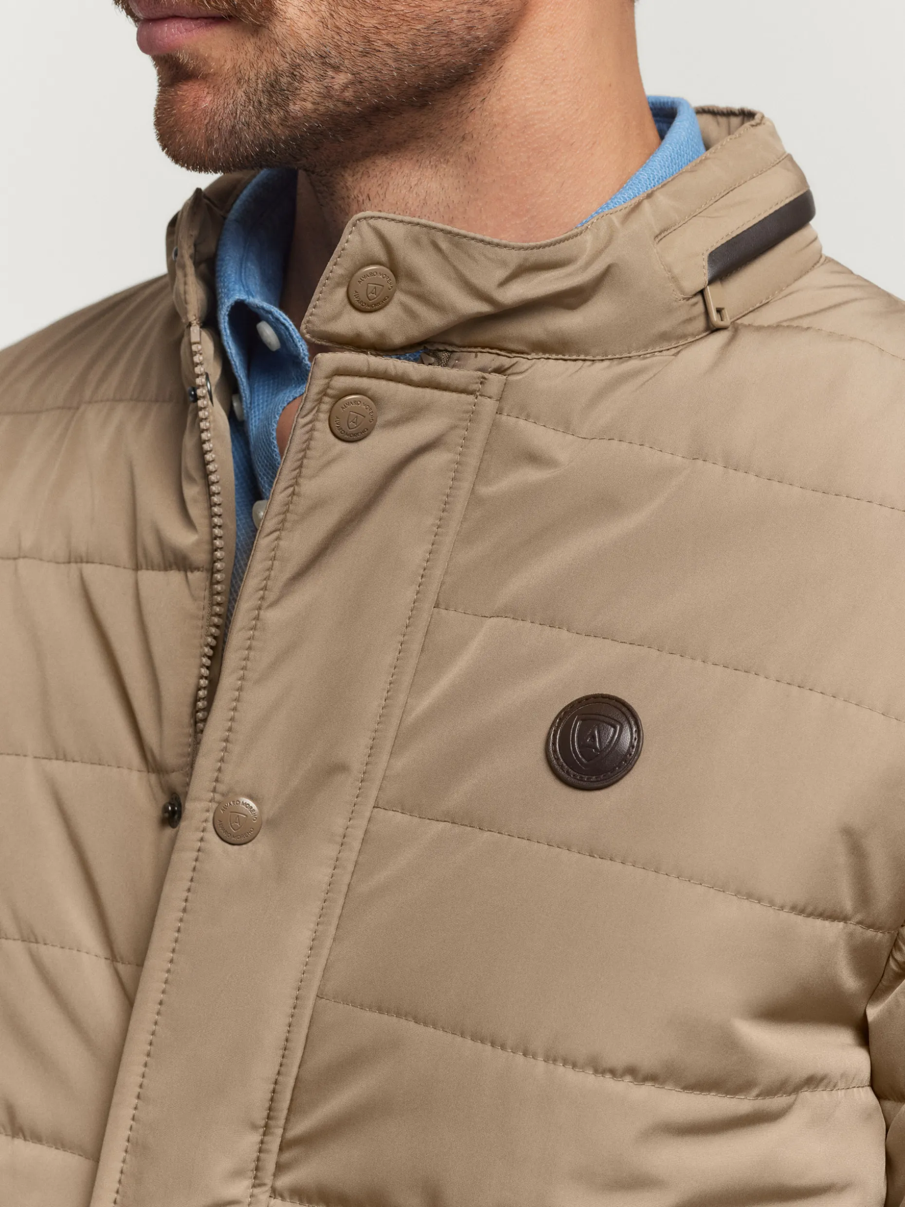 Cacciatrice di Qualità Suprema - Collezione Esclusiva Alvaro Moreno



Giacca Cacciatrice Premium | Edizione Limitata Store Alvaro Moreno



Eccellenza Senza Tempo in Pellame - Linea Speciale Alvaro Moreno Shop

（）