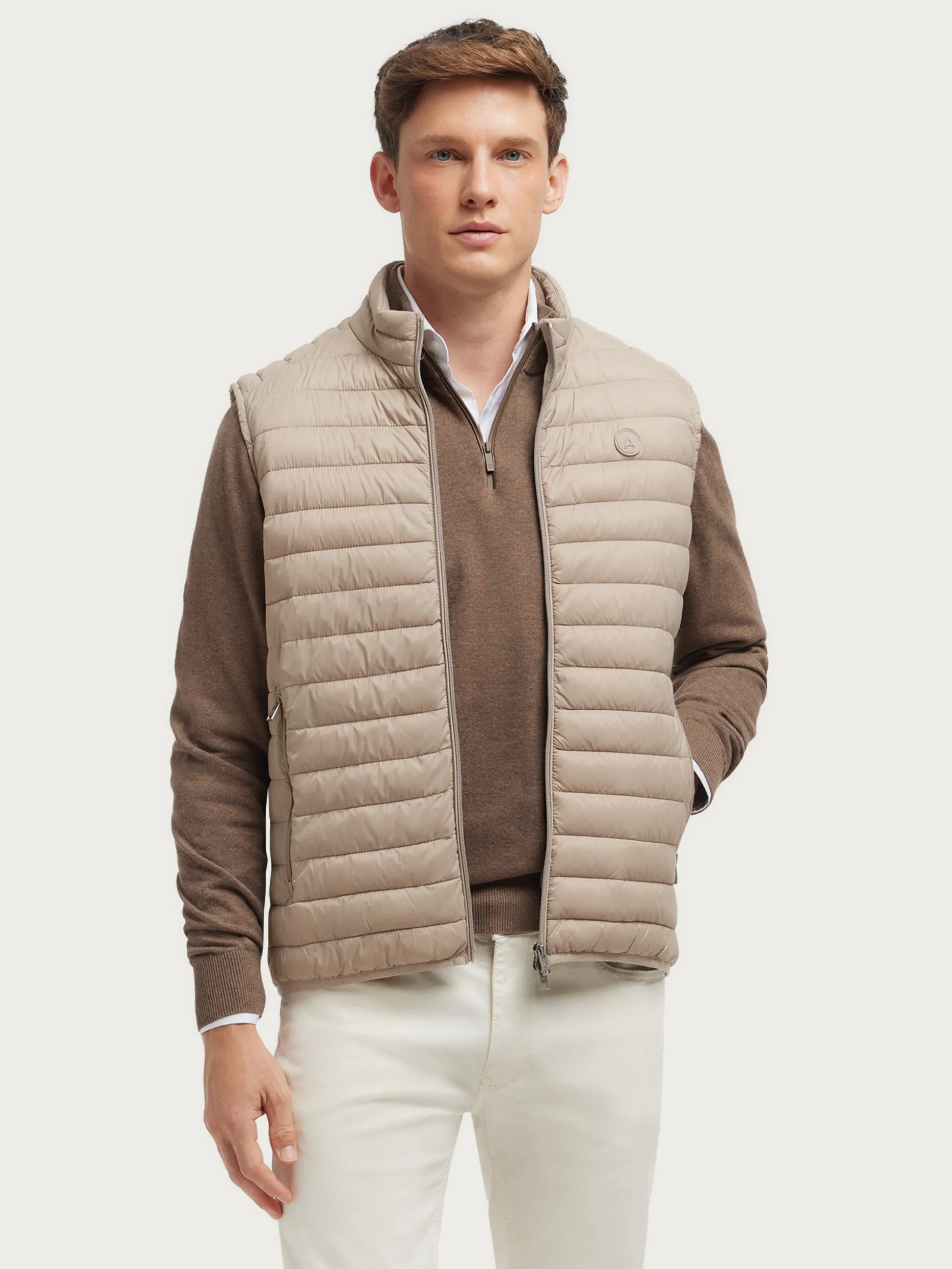 Chaleco Denker Stilizzato Uomo - Design Esclusivo Álvaro Moreno | Moda Confortevole Autunno/Inverno 2024