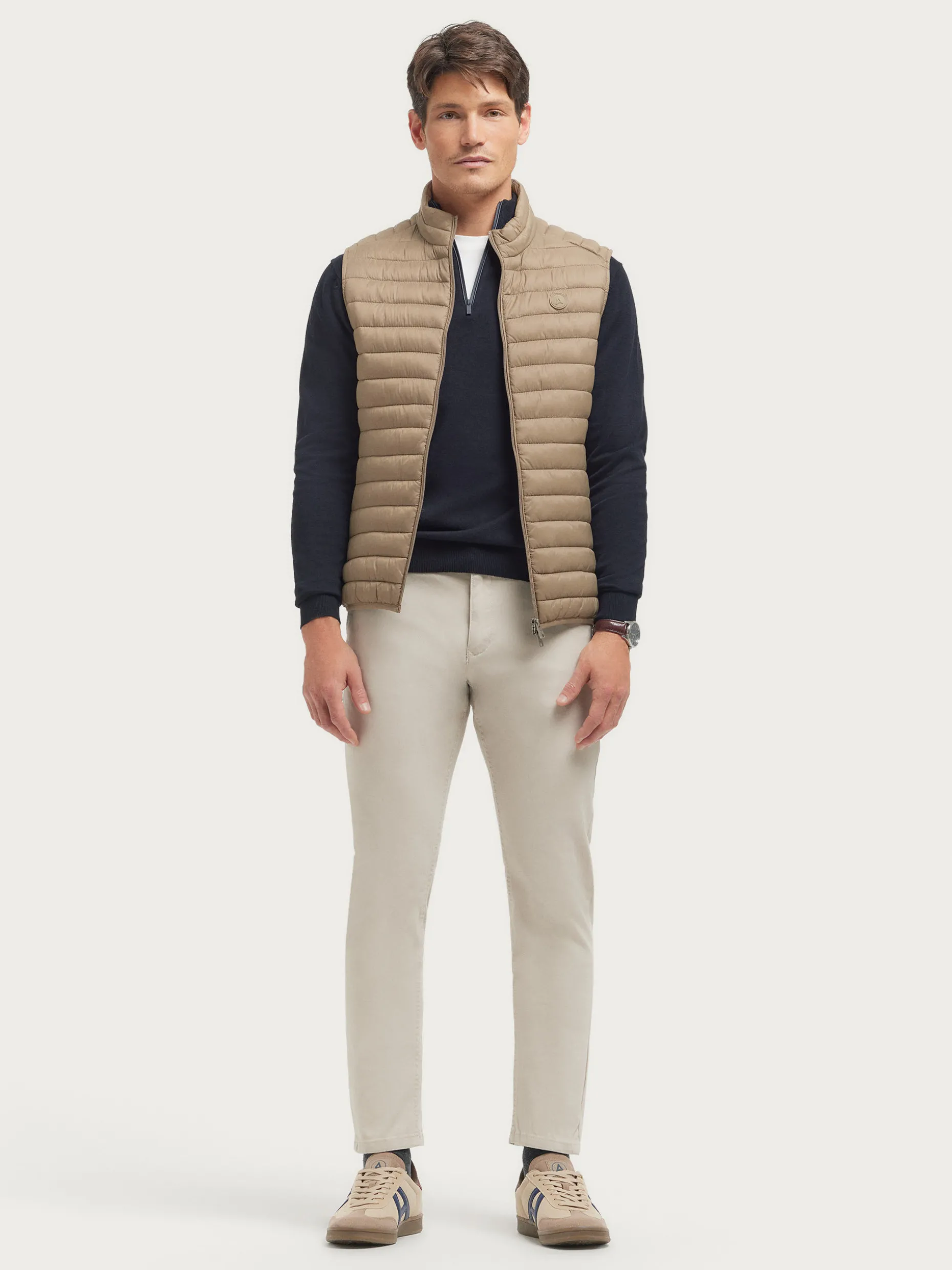 Giacca Trapuntata Denker in Offerta - Modello Alvaro Moreno Elegante 

(：，、、，，。)