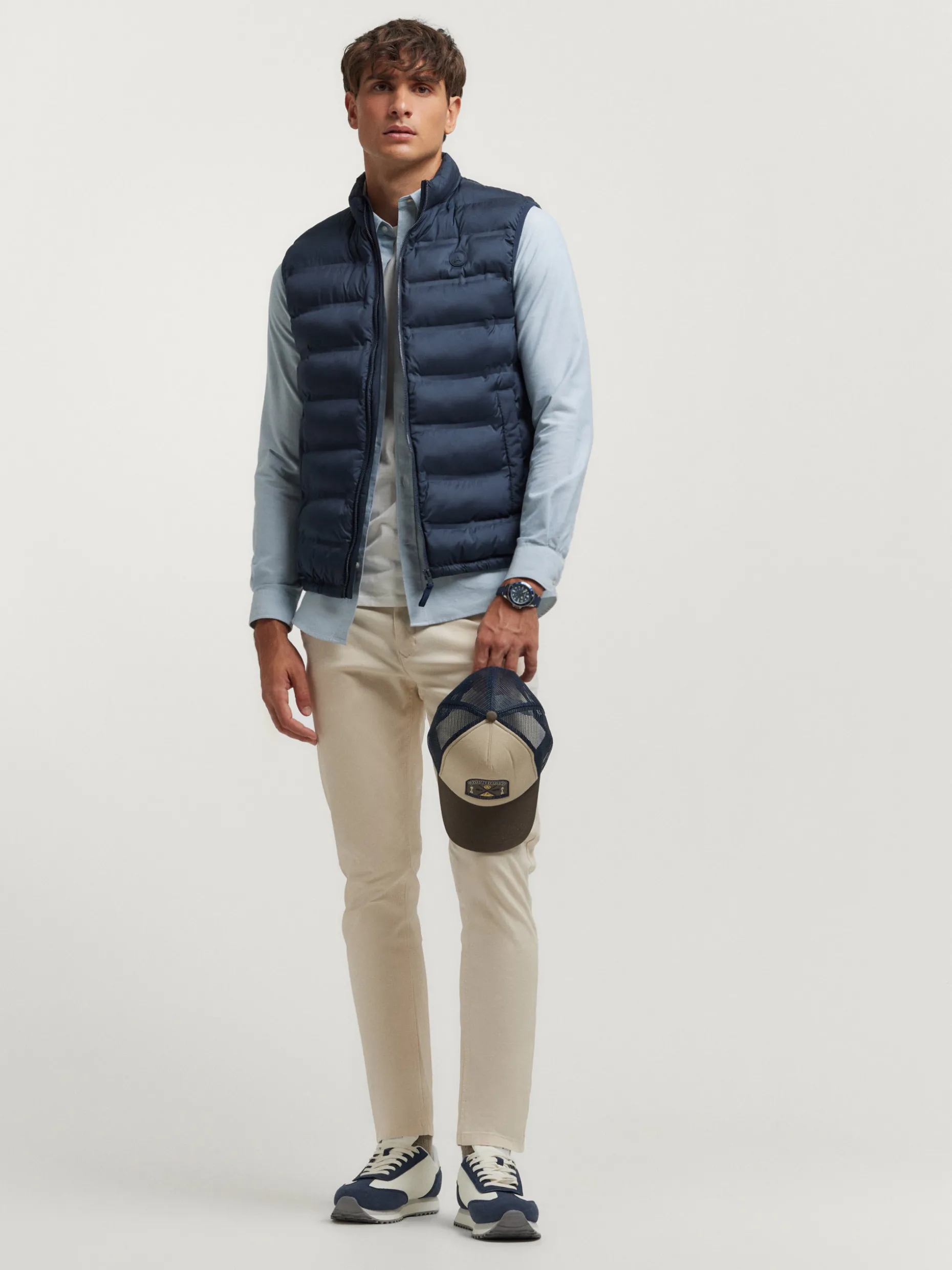 Gilet Dennis di Alvaro Moreno - Prezzo Accessibile con Design Moderno per Uso Quotidiano