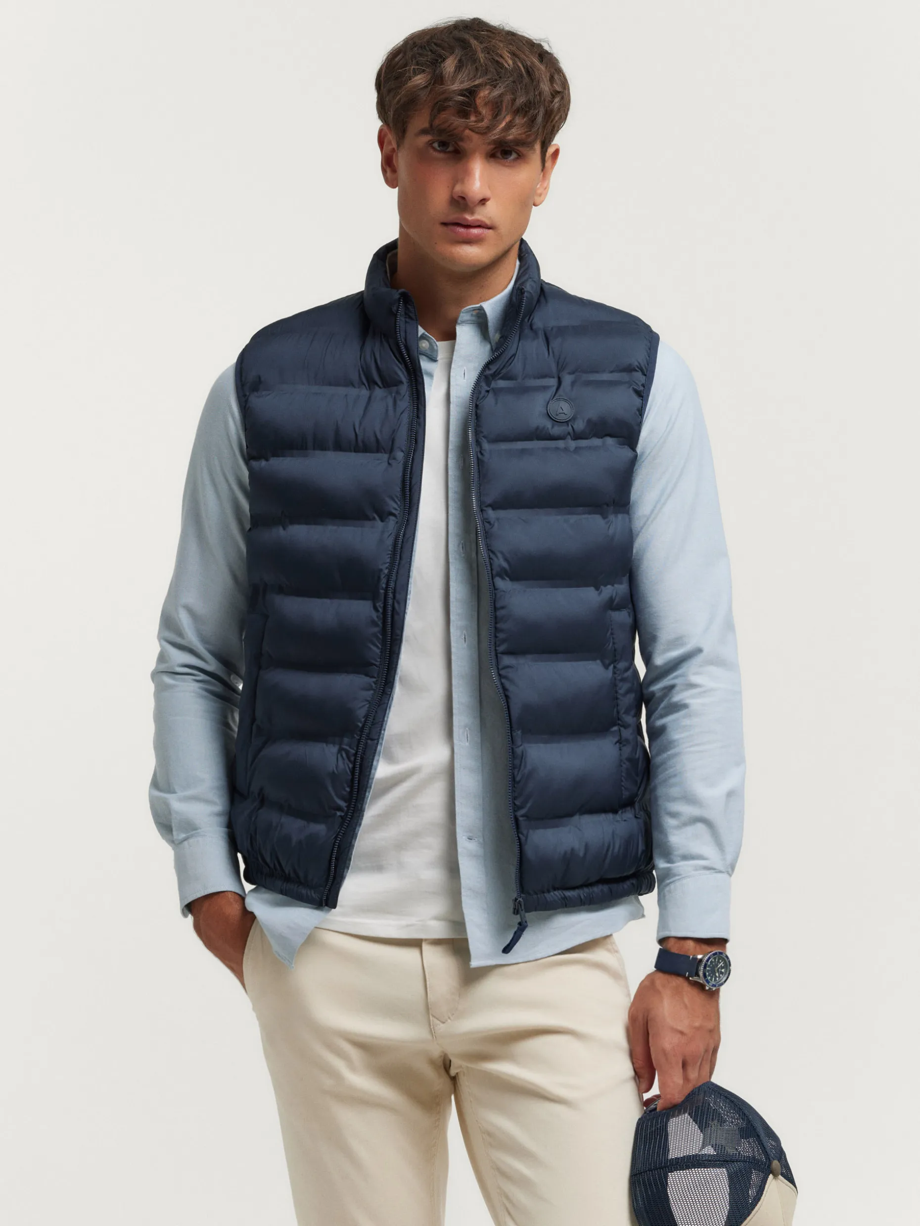 Gilet Dennis di Alvaro Moreno - Prezzo Accessibile con Design Moderno per Uso Quotidiano