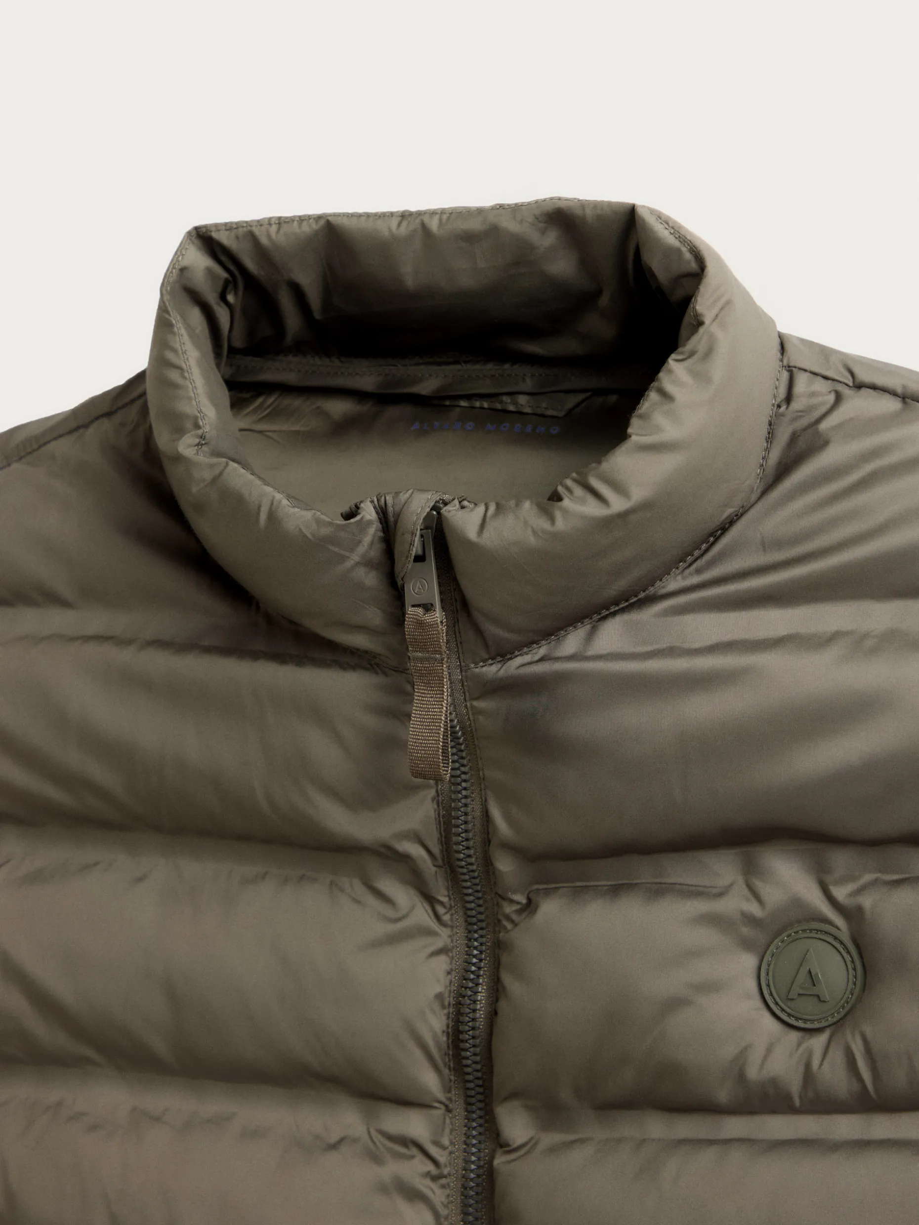 Gilet Uomo Dennis - Stile Casual con Design Essenziale | Abbigliamento Moda Uomo | Collezione Autunno/Inverno del Negozio Alvaro Moreno | Confezione Artigianale per Massimo Comfort