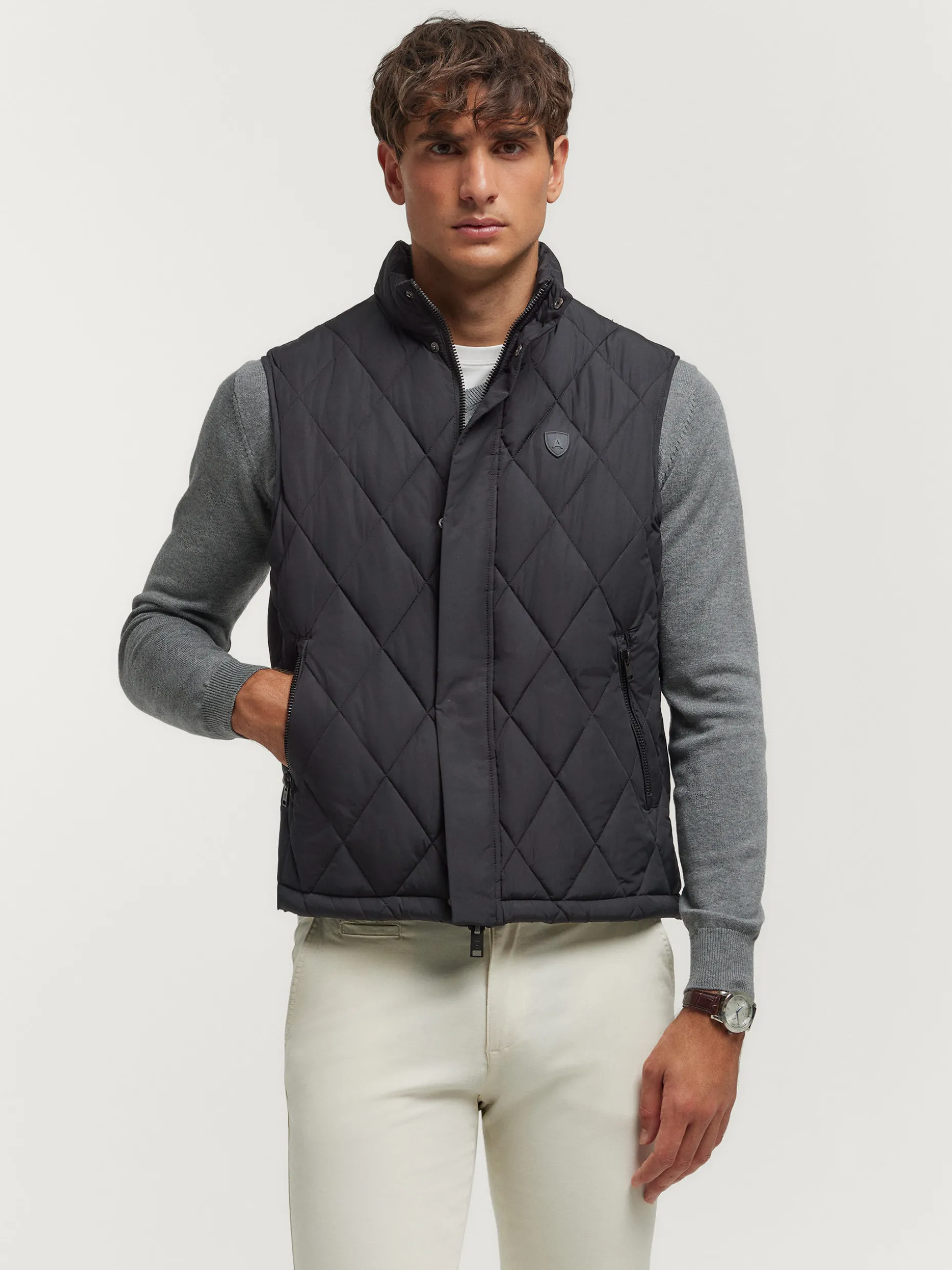 Gilet Draco - Design Esclusivo di Alvaro Moreno, Stile Innovativo per Look Accattivante