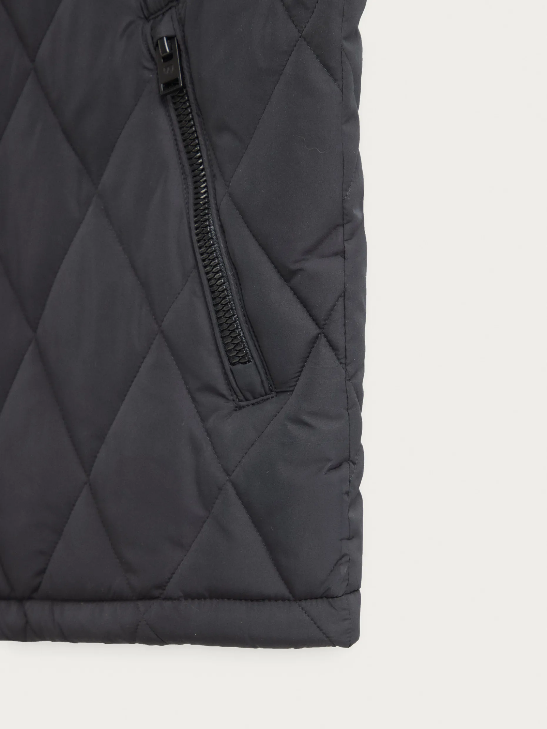 Gilet Draco - Design Esclusivo di Alvaro Moreno, Stile Innovativo per Look Accattivante