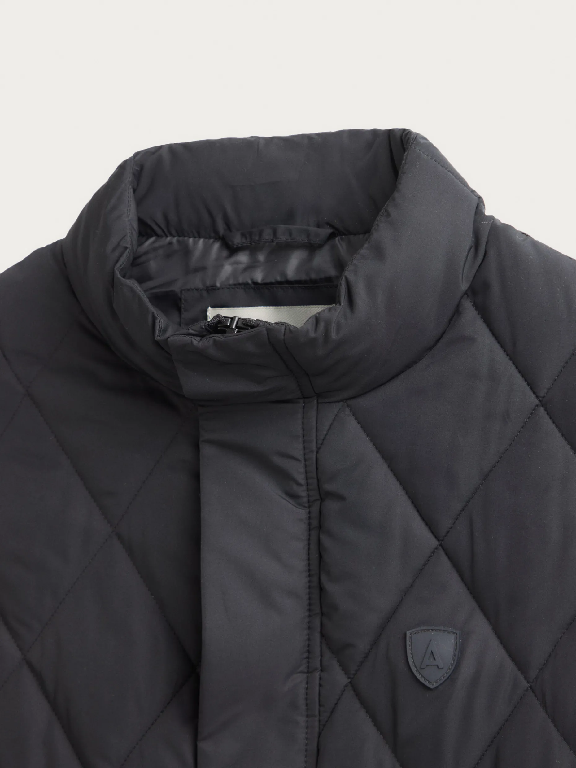 Gilet Draco - Design Esclusivo di Alvaro Moreno, Stile Innovativo per Look Accattivante