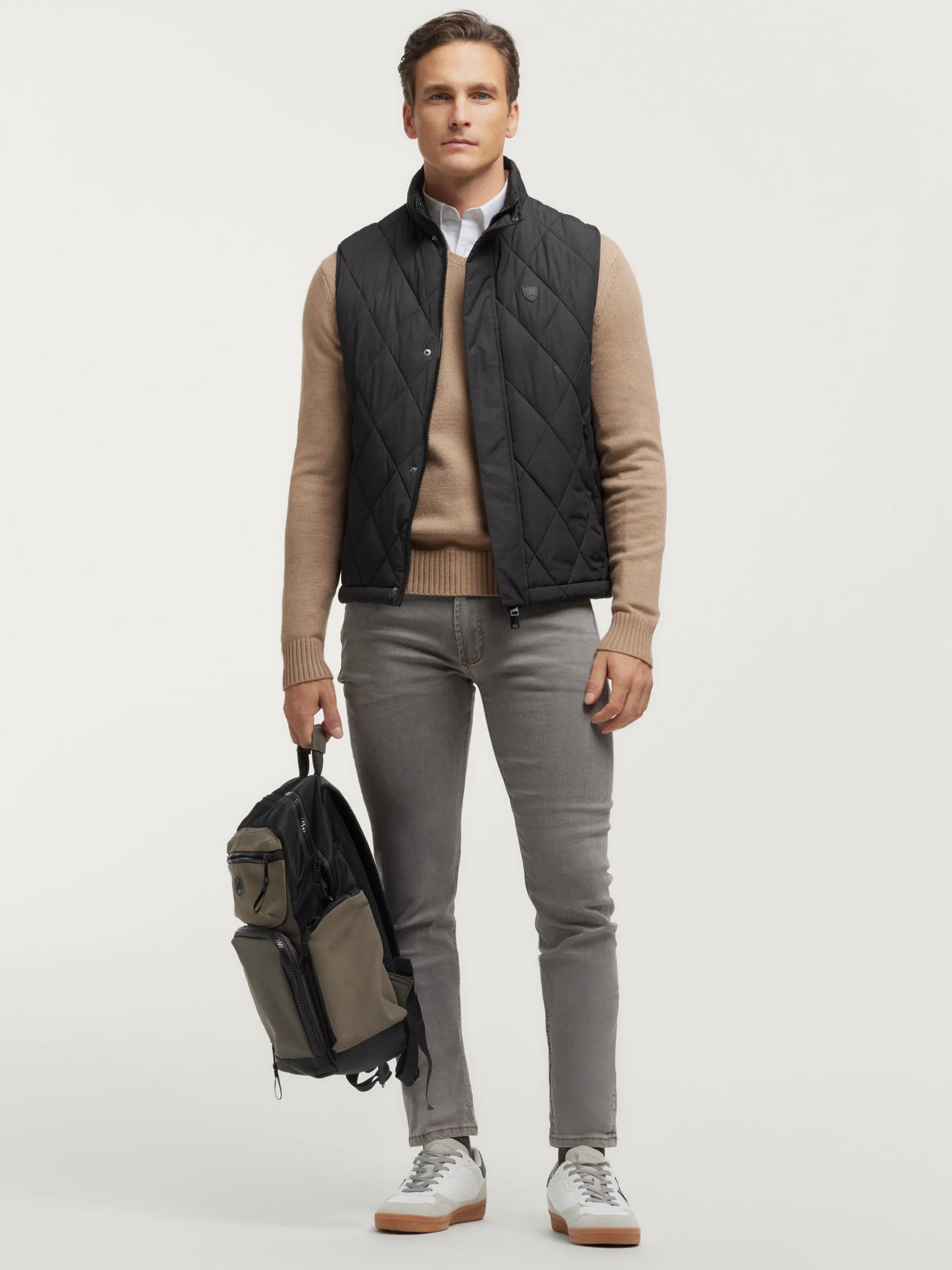 Gilet DRACO Stagione Autunno/Inverno - Design Esclusivo Álvaro Moreno con Rifiniture Premium