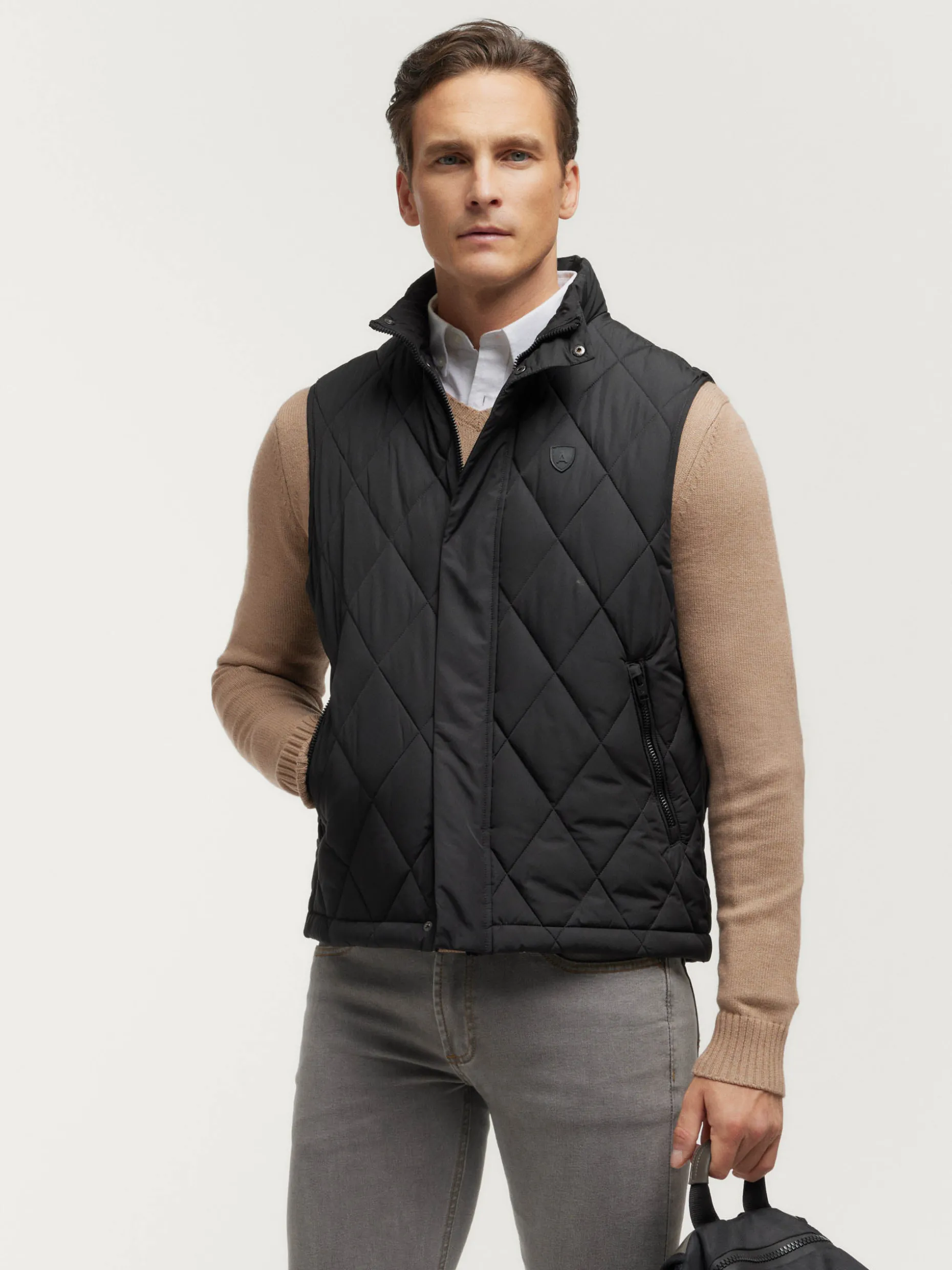 Gilet DRACO Stagione Autunno/Inverno - Design Esclusivo Álvaro Moreno con Rifiniture Premium