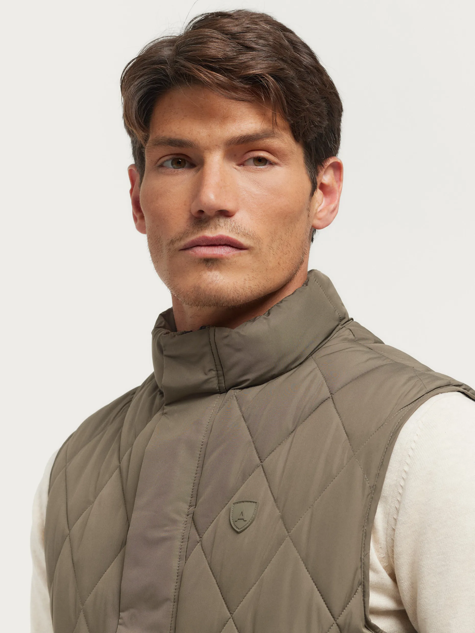Giubbotto Senza Maniche Draco - Design Esclusivo di Alvaro Moreno | Collezione Moda Autunno/Inverno 2024