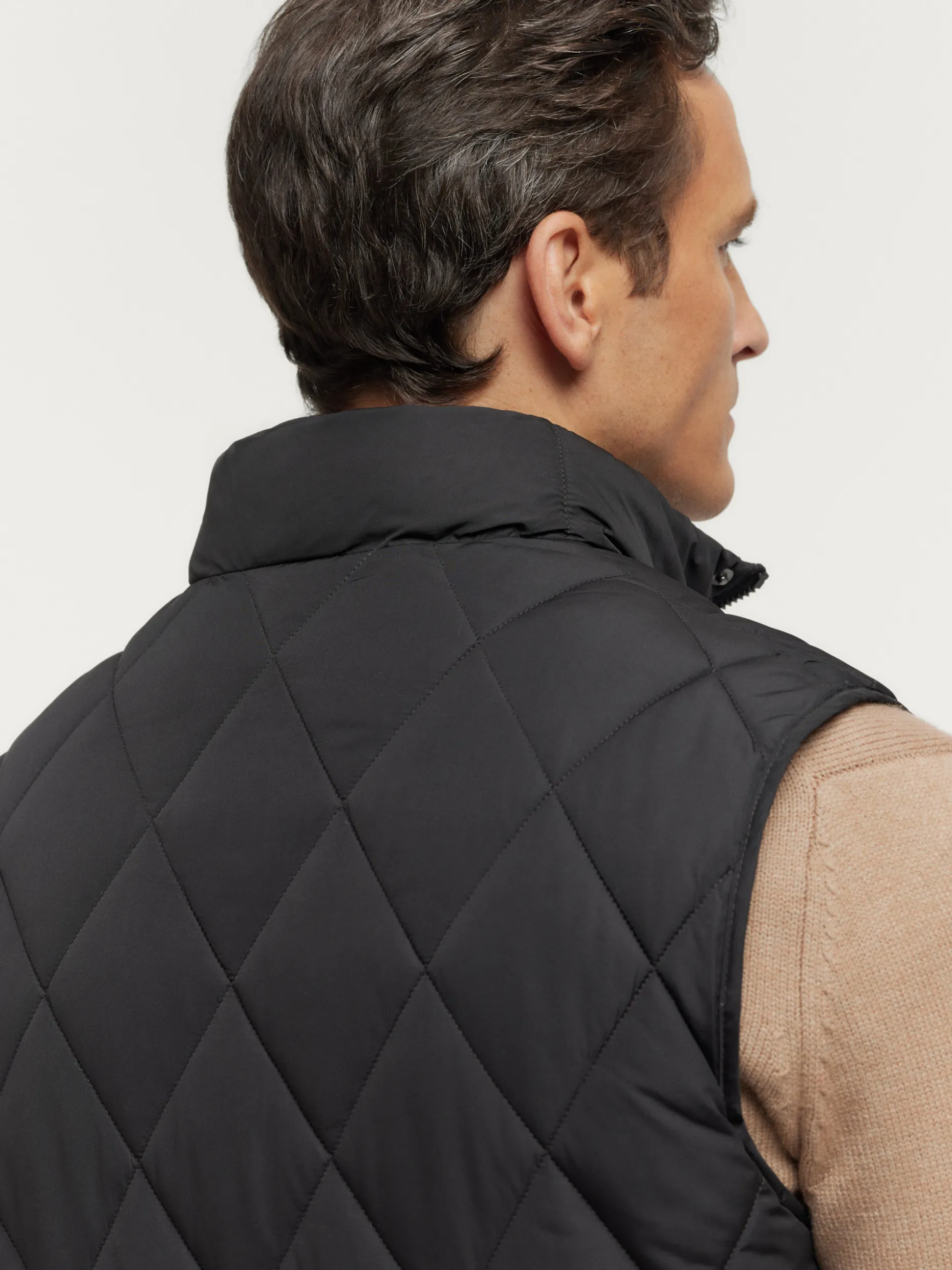 Gilet DRACO Stagione Autunno/Inverno - Design Esclusivo Álvaro Moreno con Rifiniture Premium