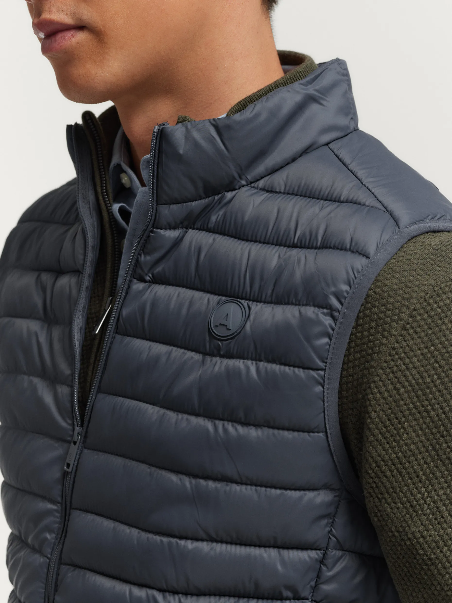 GIUBBOTTO NIRO by Álvaro Moreno - Design Moderno e Stile Audace per Look Impeccabili