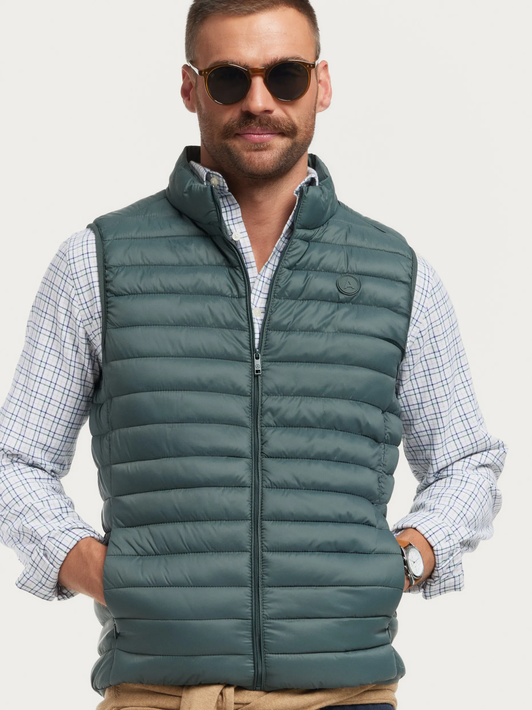 Gilet Uomo Niro - Maglioncino Leggero in Punto Maglia con Design Alvaro Moreno, Stagione Calda 2024