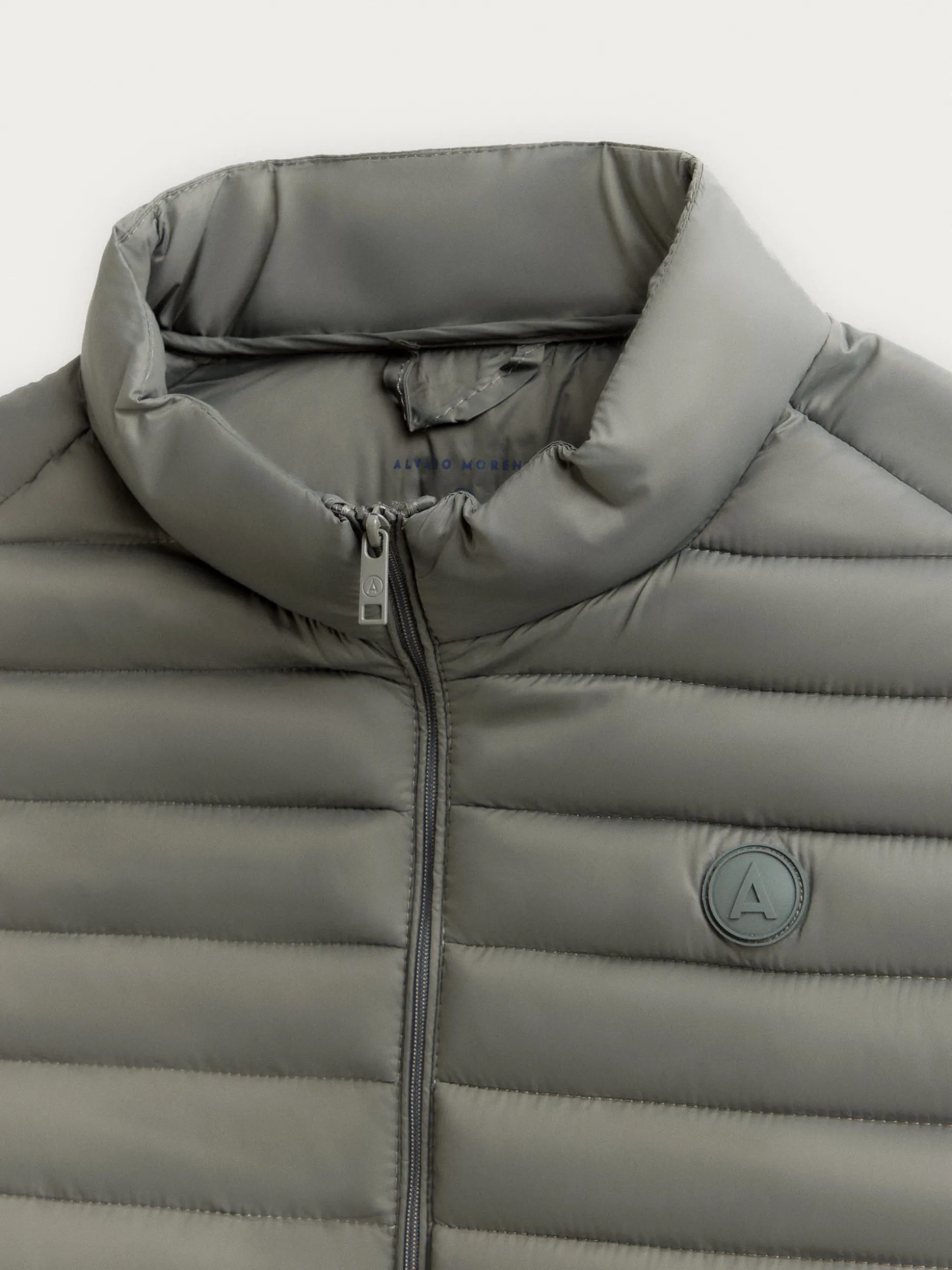 Gilet Elegante Niro - Promozione Esclusiva della Collezione Alvaro Moreno
