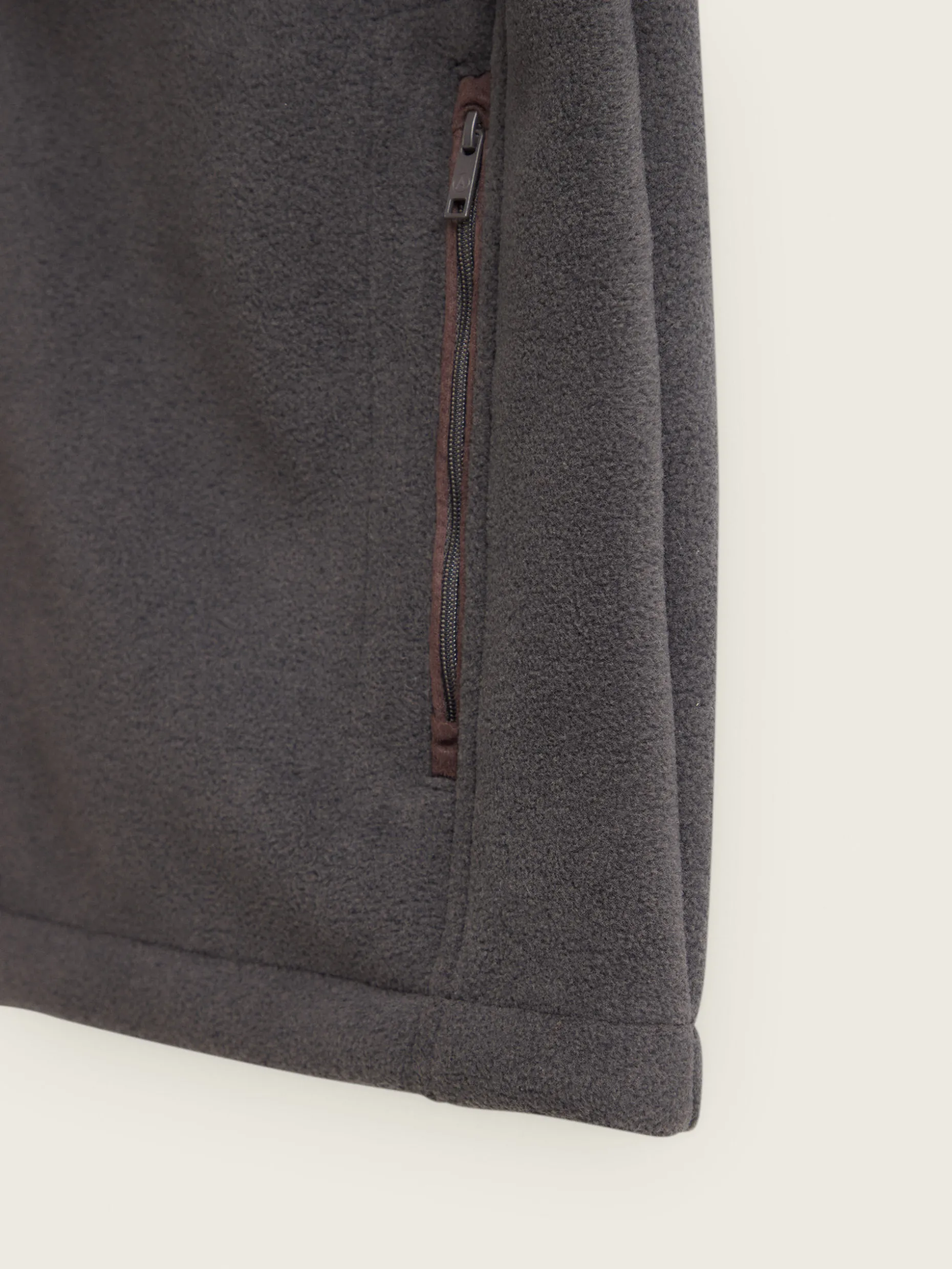 Gilet Avventura Marrone Cacao | Design Ergonomico Alvaro Moreno | Perfetto per Escursioni e Stile Casual
