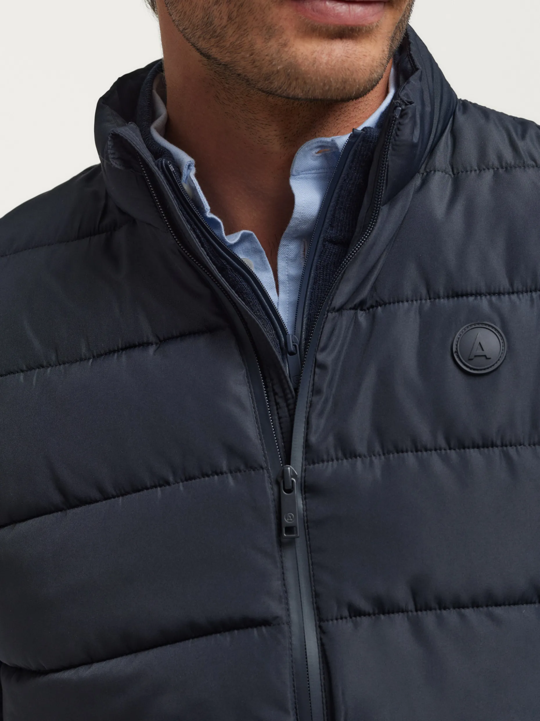 Gilet Sloppi Design Unico | Abbigliamento Casual da Boutique Alvaro Moreno - Elegante e Confortevole, Ideale per Tempo Libero e Stile Urbano con Tessuto Tecnico Leggero. Disponibile in Diverse Tinte e Taglie. Scopri la Collezione Esclusiva!