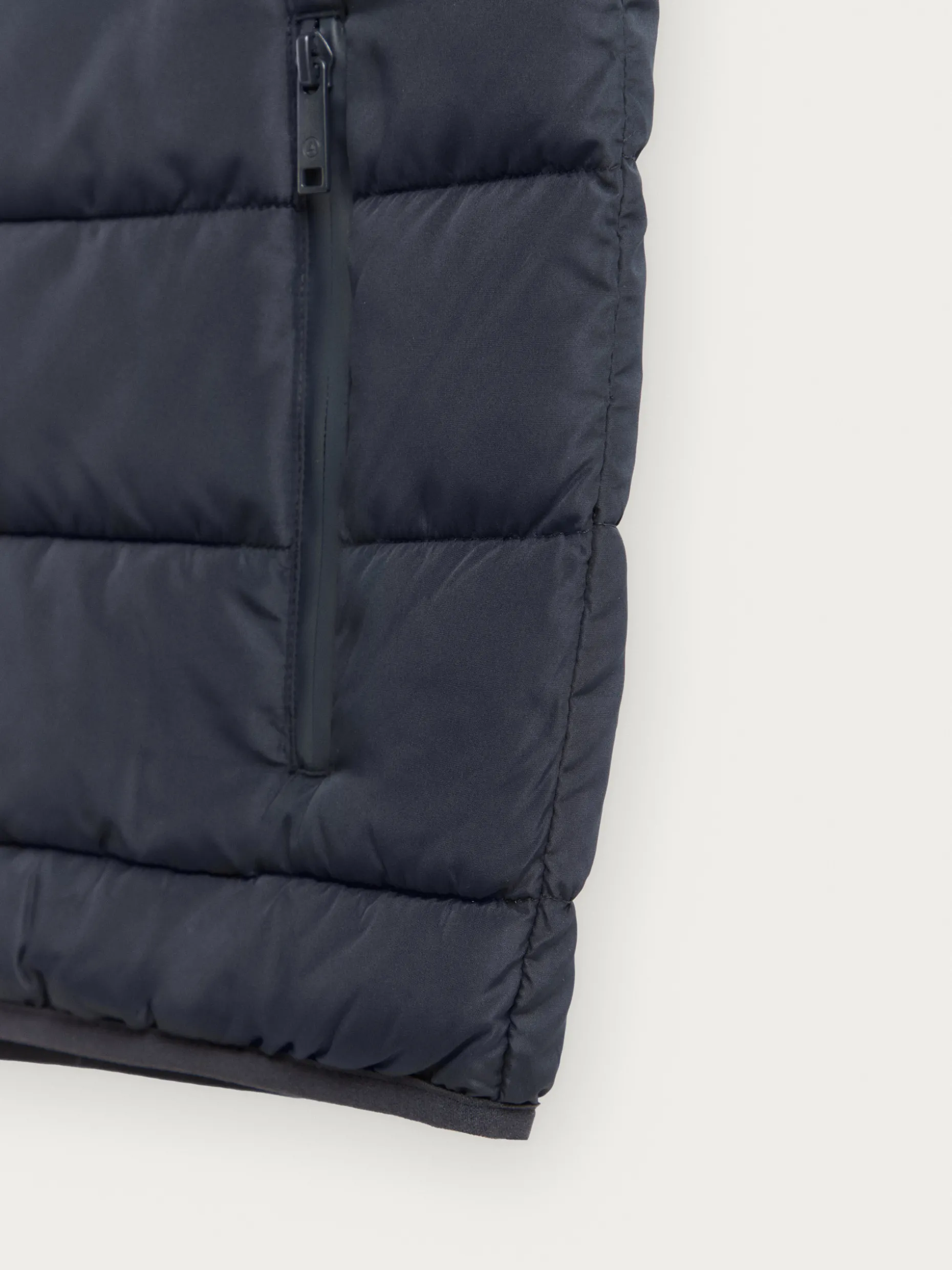 Gilet Sloppi Design Unico | Abbigliamento Casual da Boutique Alvaro Moreno - Elegante e Confortevole, Ideale per Tempo Libero e Stile Urbano con Tessuto Tecnico Leggero. Disponibile in Diverse Tinte e Taglie. Scopri la Collezione Esclusiva!