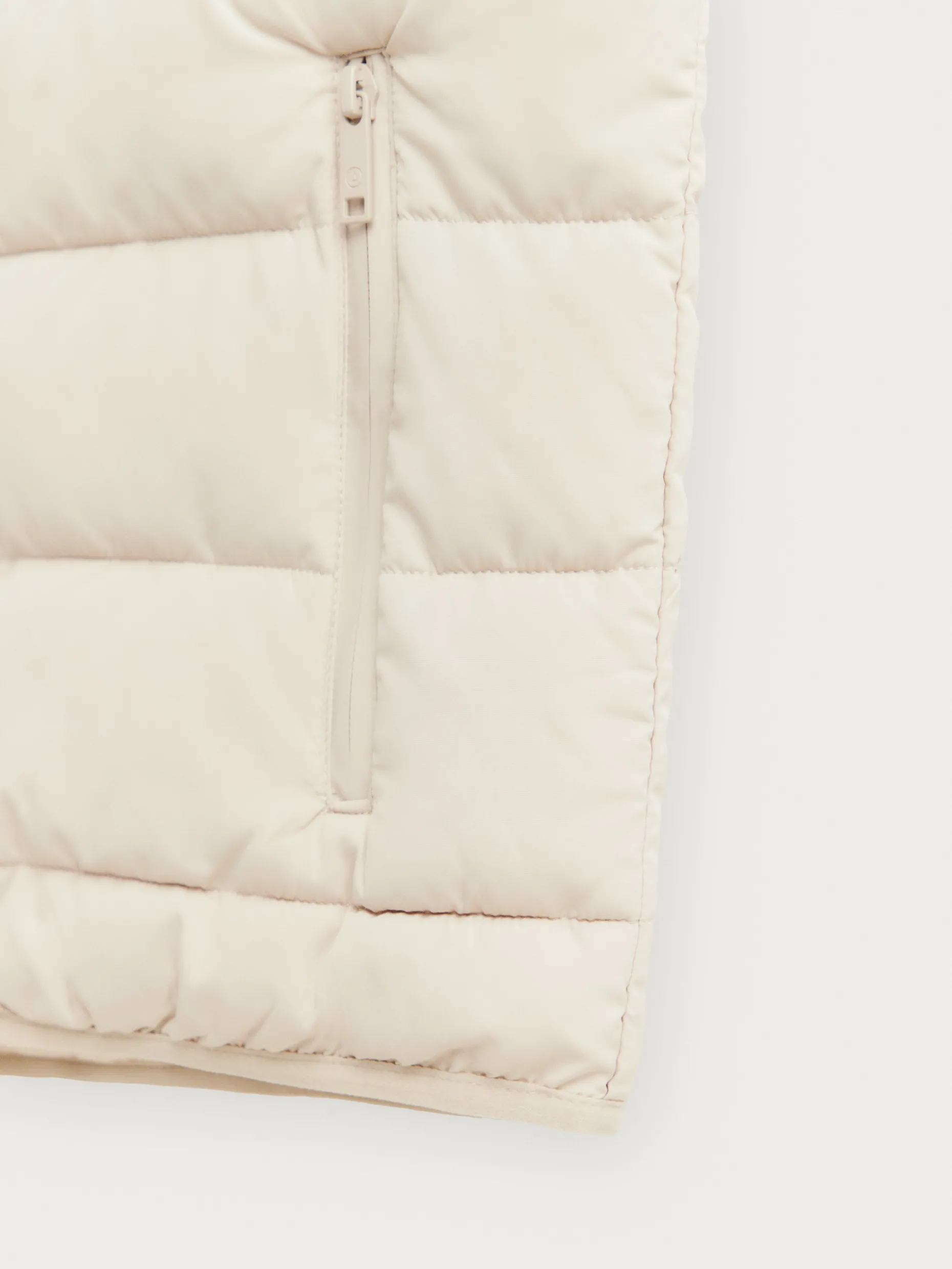 Gilet Sloopy - Linea Minimal con Tocco Urban | Stilizzato da Alvaro Moreno