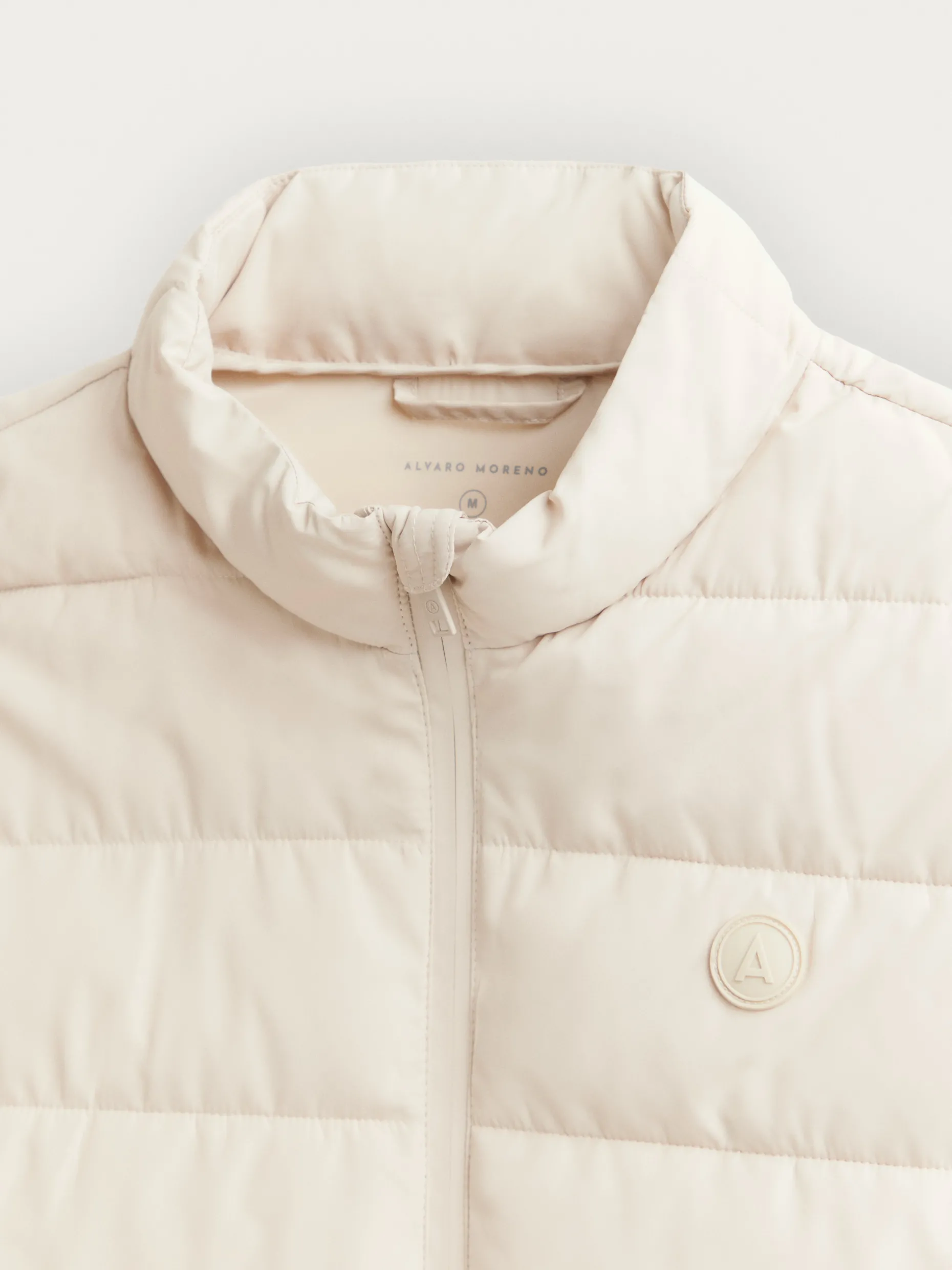 Gilet Sloopy - Linea Minimal con Tocco Urban | Stilizzato da Alvaro Moreno