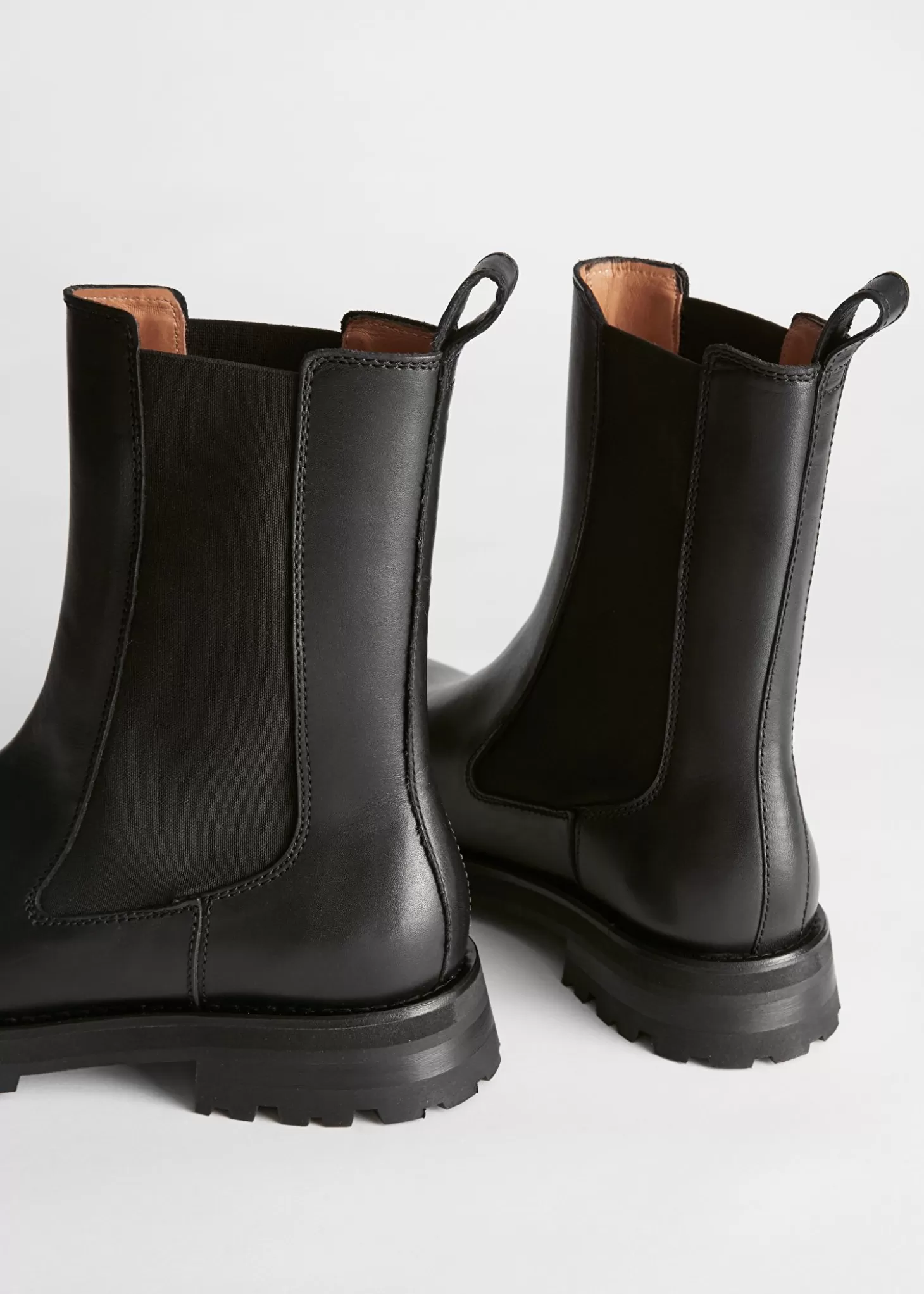 Offerta Esclusiva: Stivali Chelsea in Pelle con Zeppa | Nero Intenso by Other Stories