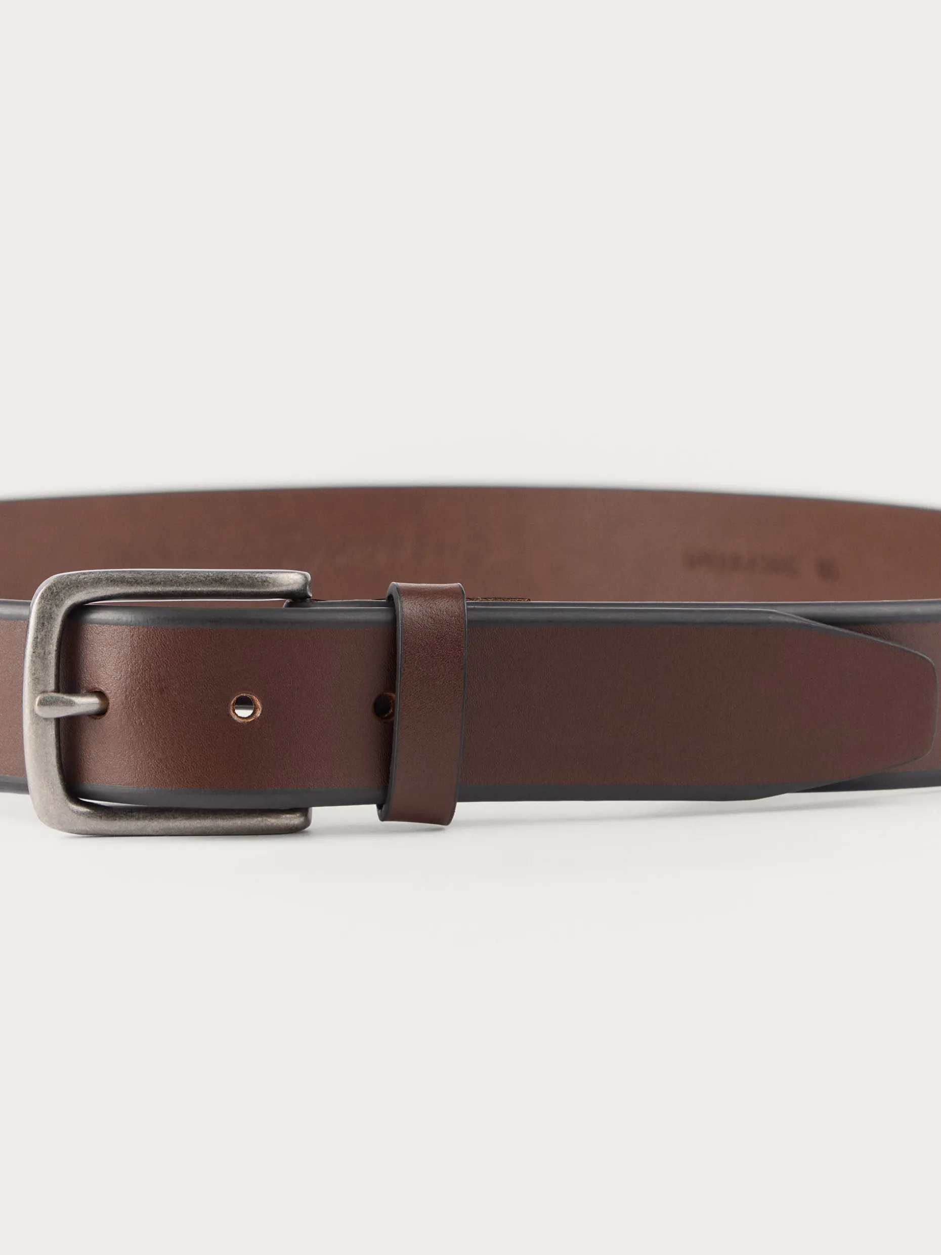 Cintura in Pelle Elegante con Bordo Smussato - Marrone Naturale, Collezione Autunno di Alvaro Moreno