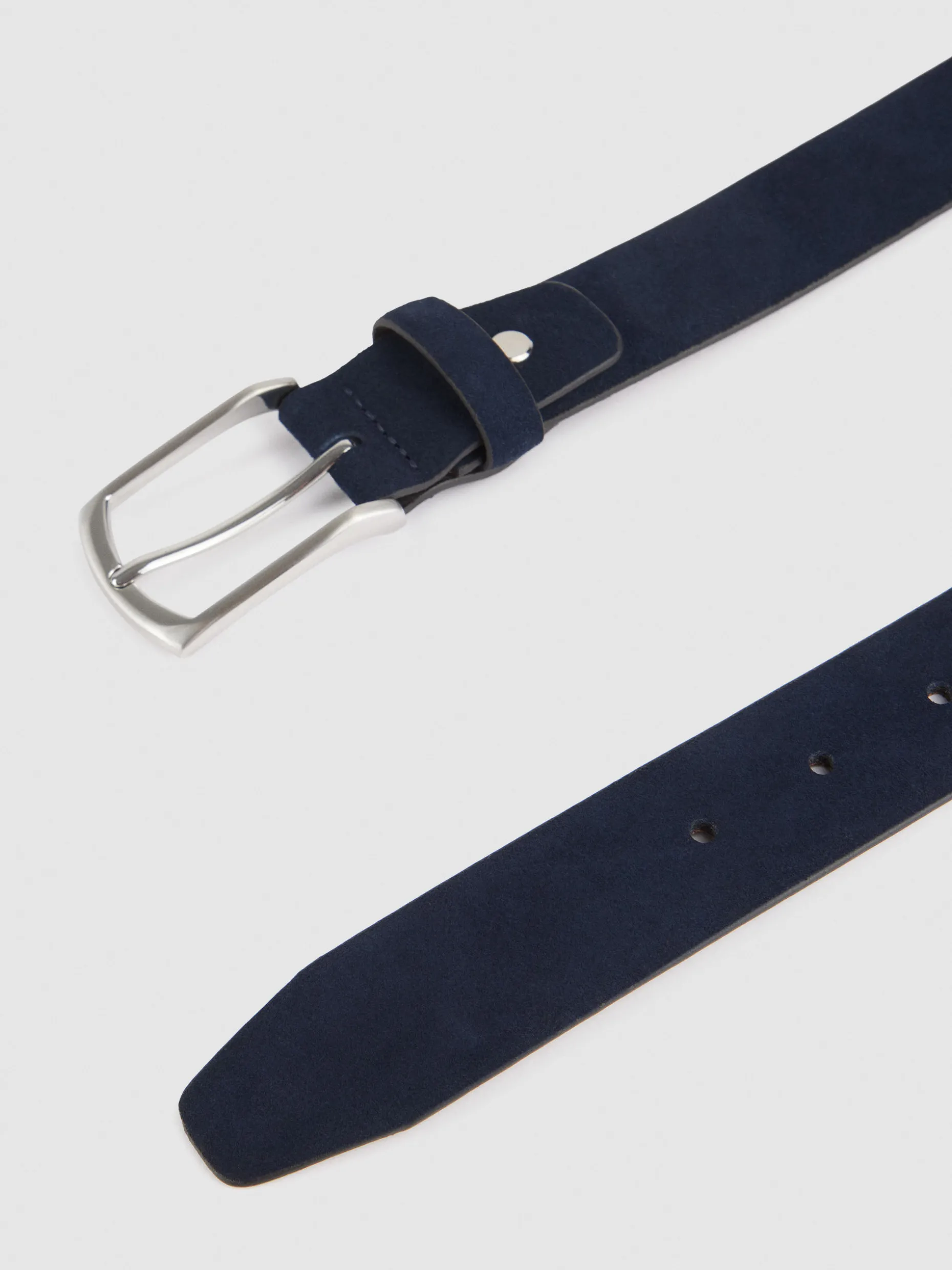 Cintura Elegante in Pelle con Fibbia in Metallo per Stile Denim Autentico - Design Esclusivo di Alvaro Moreno