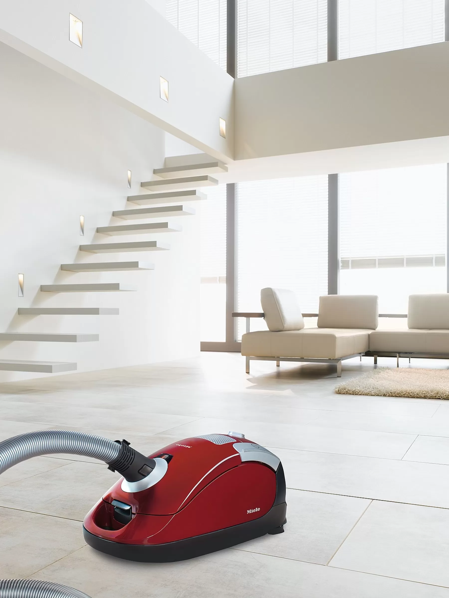Aspirapolvere Miele C1 Homecare Powerline - Modello Compatto con Sacchetti Integrati Scao3, Soluzione Professionale per Pulizie Domestiche Delicate