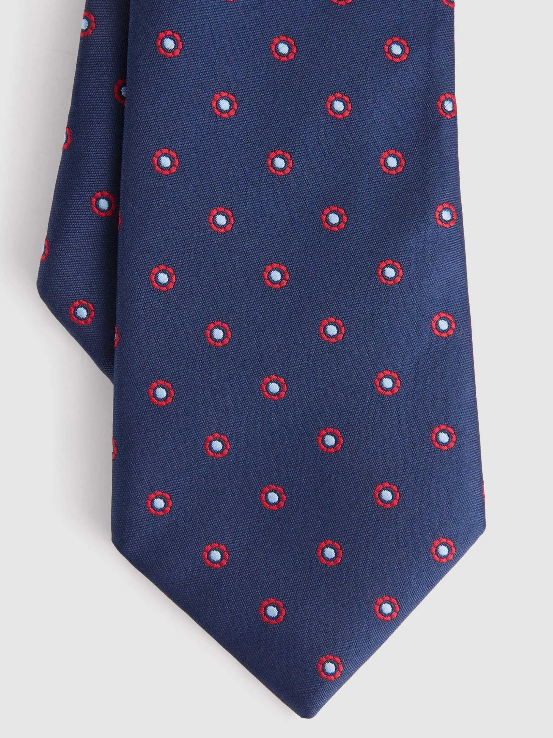 Cravatta Elegante Jacquard in Seta con Motivi Classici - Design Esclusivo Alvaro Moreno | Collezione Autunno/Inverno 2023 per Uomo Stilizzato