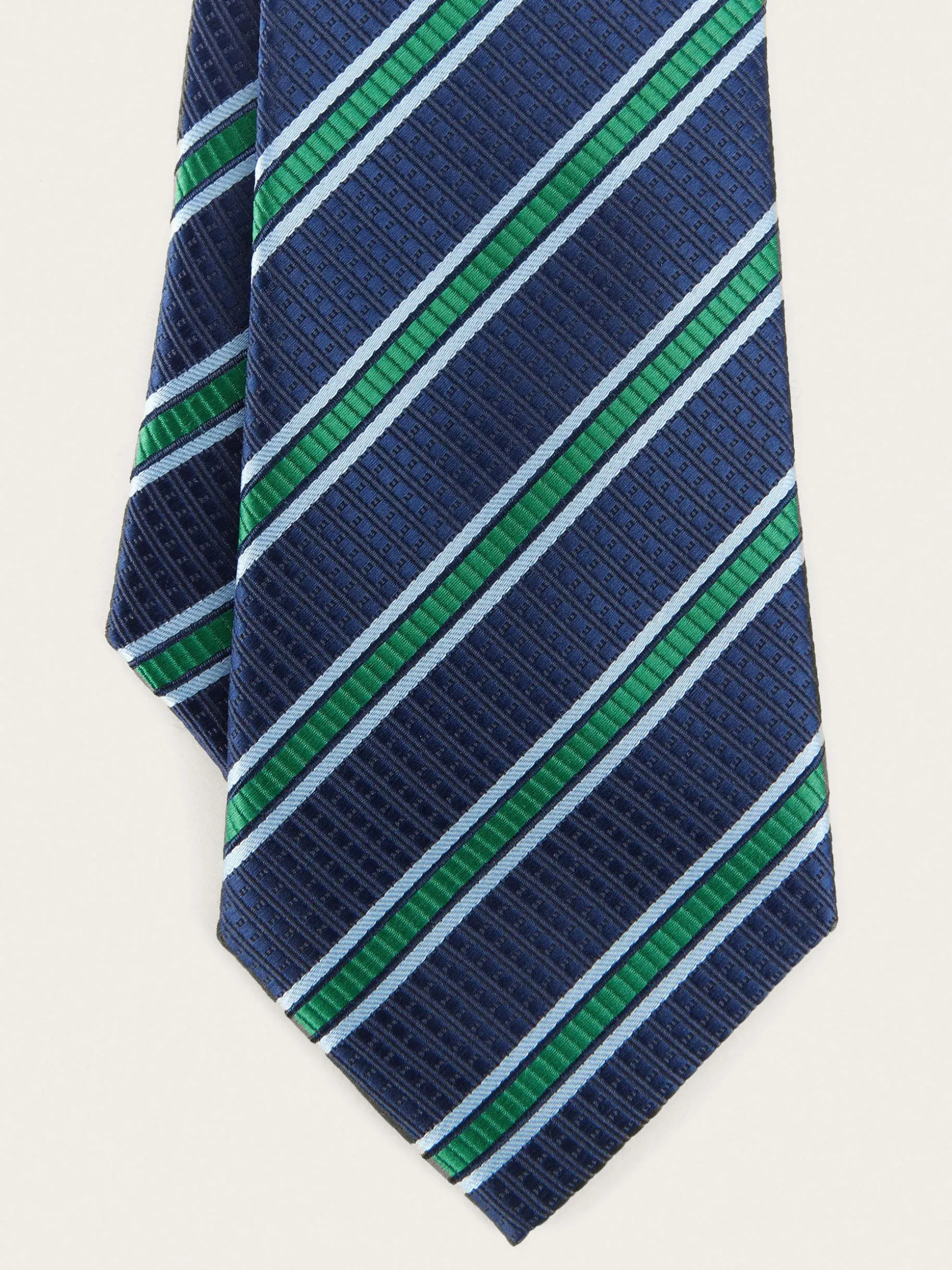 Cravatta Jacquard Elegante in Edizione Limitata - Sconti Lampo della Collezione Alvaro Moreno

 alternativa più creativa:

Cravatta Uomo Jacquard di Lusso con Motivo Artigianale - Offerta Speciale Alvaro Moreno Solo Oggi