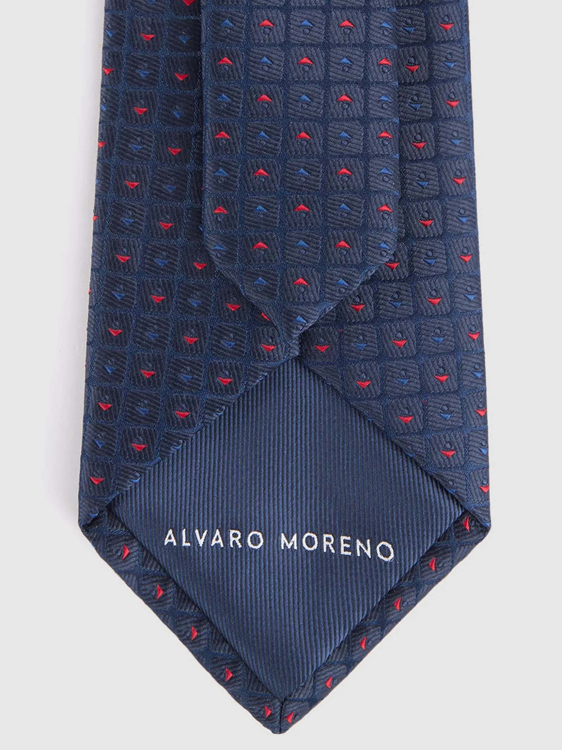Cravatta Elegante in Jacquard con Motivo Floreale - Collezione Uomo by Alvaro Moreno 

Cravatta da Uomo Raffinata in Tessuto Jacquard - Design Esclusivo Alvaro Moreno Store 

Cravatta Artigianale Jacquard con Trama Intrecciata - Edizione Speciale Alvaro Moreno 

Elegante Cravatta Jacquard con Motivo Geometrico - Creazione Esclusiva Alvaro Moreno 

Cravatta Classica in Jacquard con Trama Artigianale - Collezione Premium Alvaro Moreno