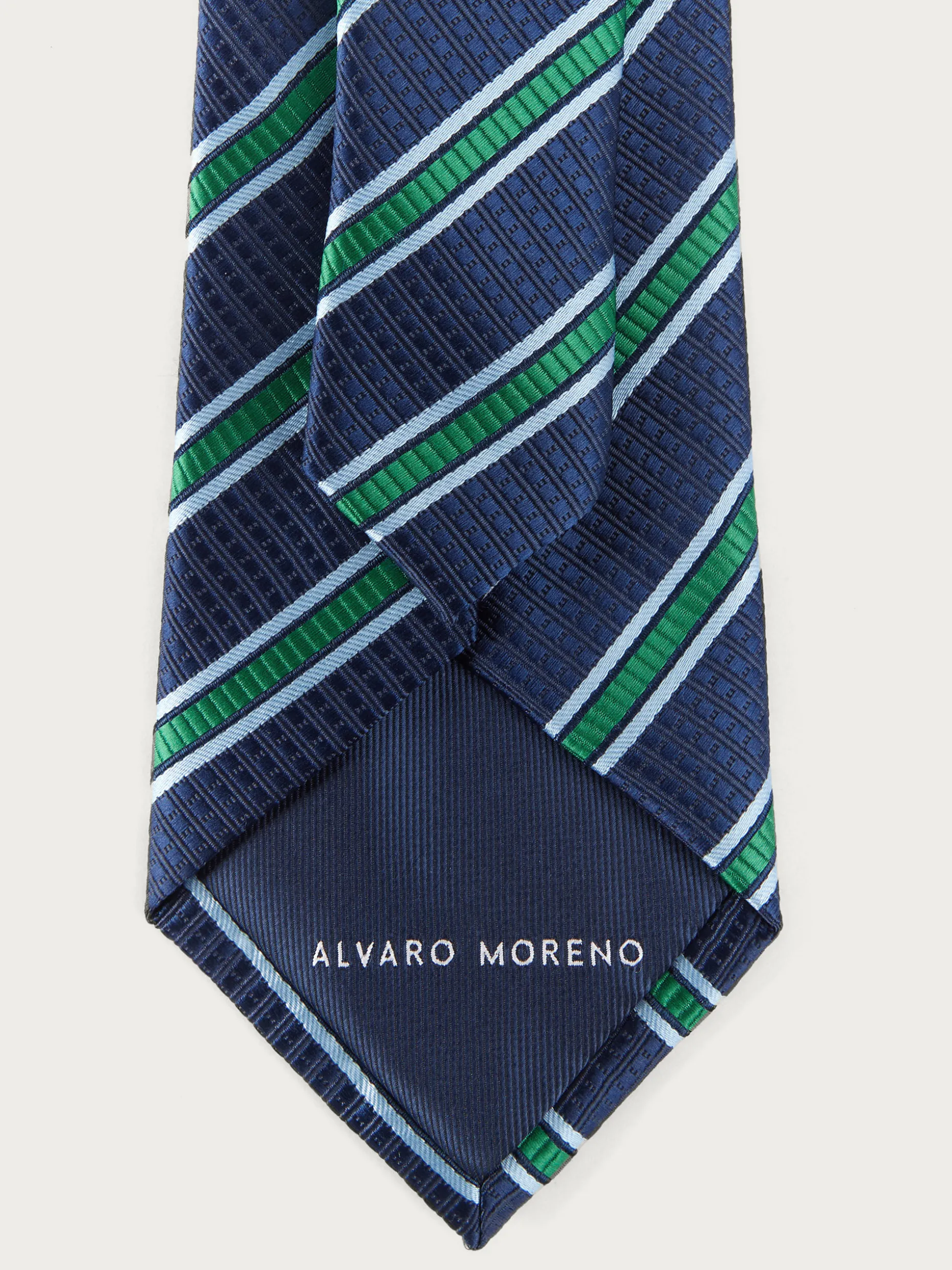 Cravatta Jacquard Elegante in Edizione Limitata - Sconti Lampo della Collezione Alvaro Moreno

 alternativa più creativa:

Cravatta Uomo Jacquard di Lusso con Motivo Artigianale - Offerta Speciale Alvaro Moreno Solo Oggi