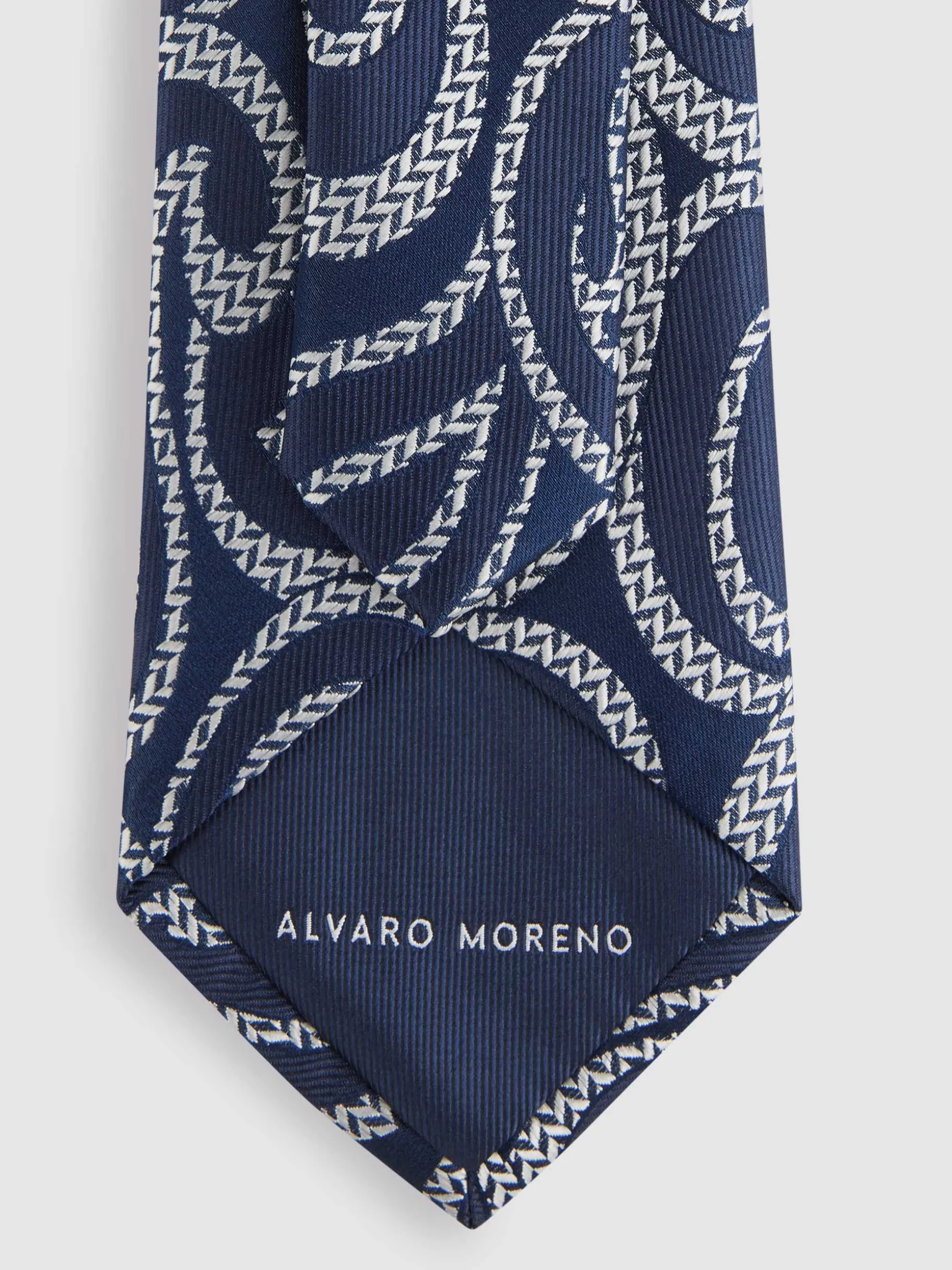 Elegante Cravatta Jacquard in Seta - Collezione Alvaro Moreno con Sconto Estivo 

(Note: The original brand initials 