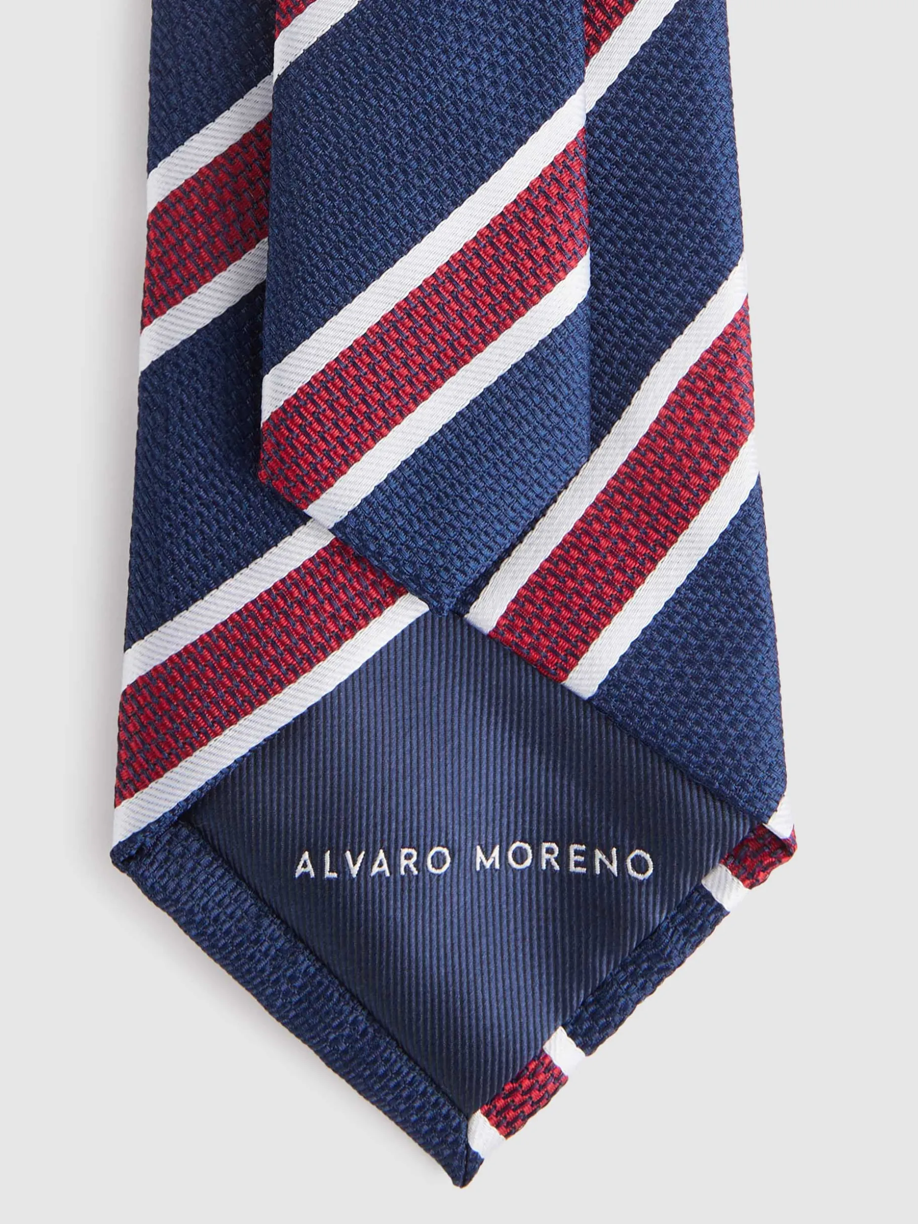 Cravatta Jacquard MF - Stile Classico con Motivi Intrecciati | Negozio di Alvaro Moreno 

Elegante Cravatta in Tessuto Jacquard MF - Design Artigianale | Collezione Alvaro Moreno Store 

Cravatta Uomo Jacquard MF - Motivi Tradizionali Italiani | Alvaro Moreno Store