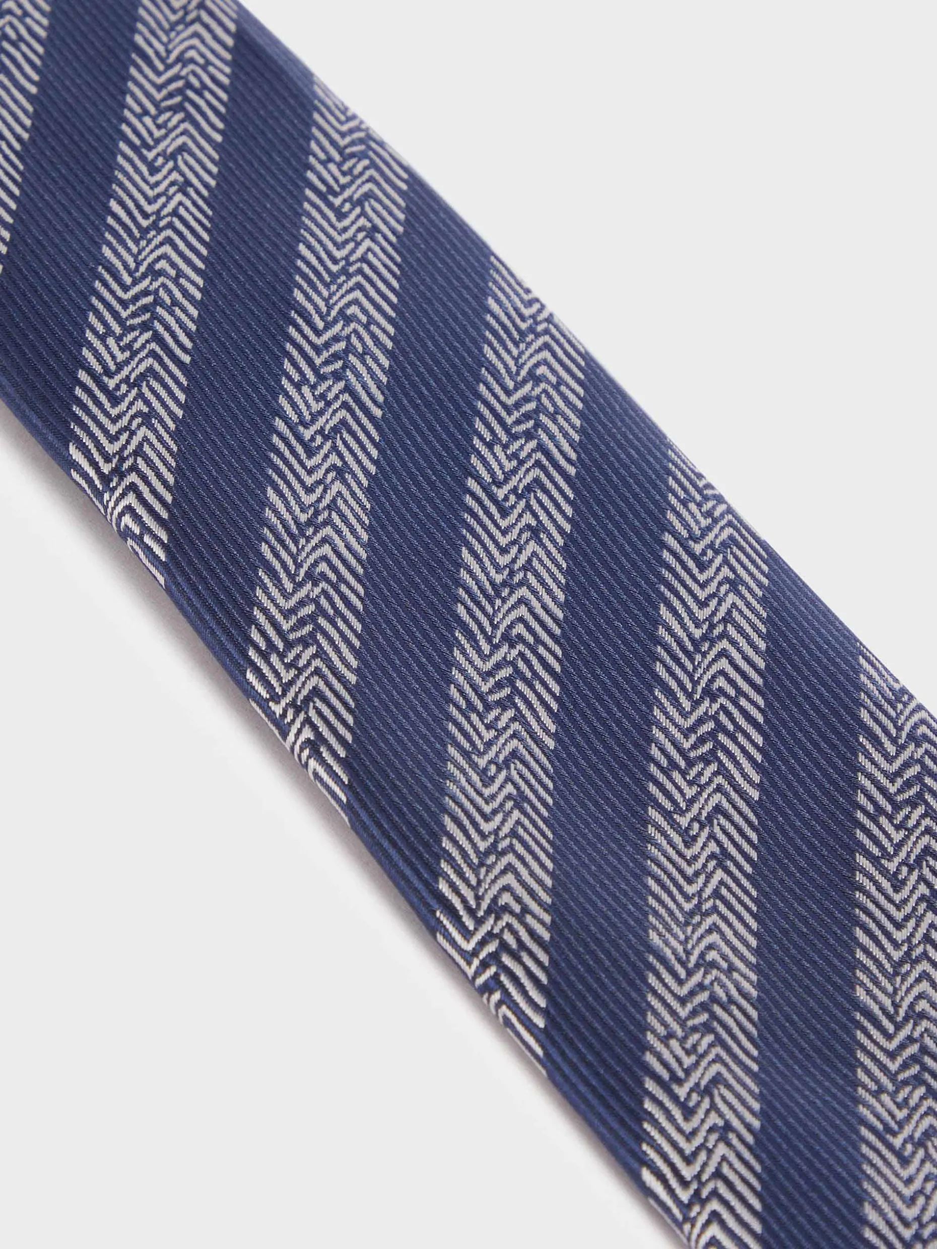 Elegante Corbata in Tessuto Jacquard MF - Firma Esclusiva di Alvaro Moreno per Stile Raffinato