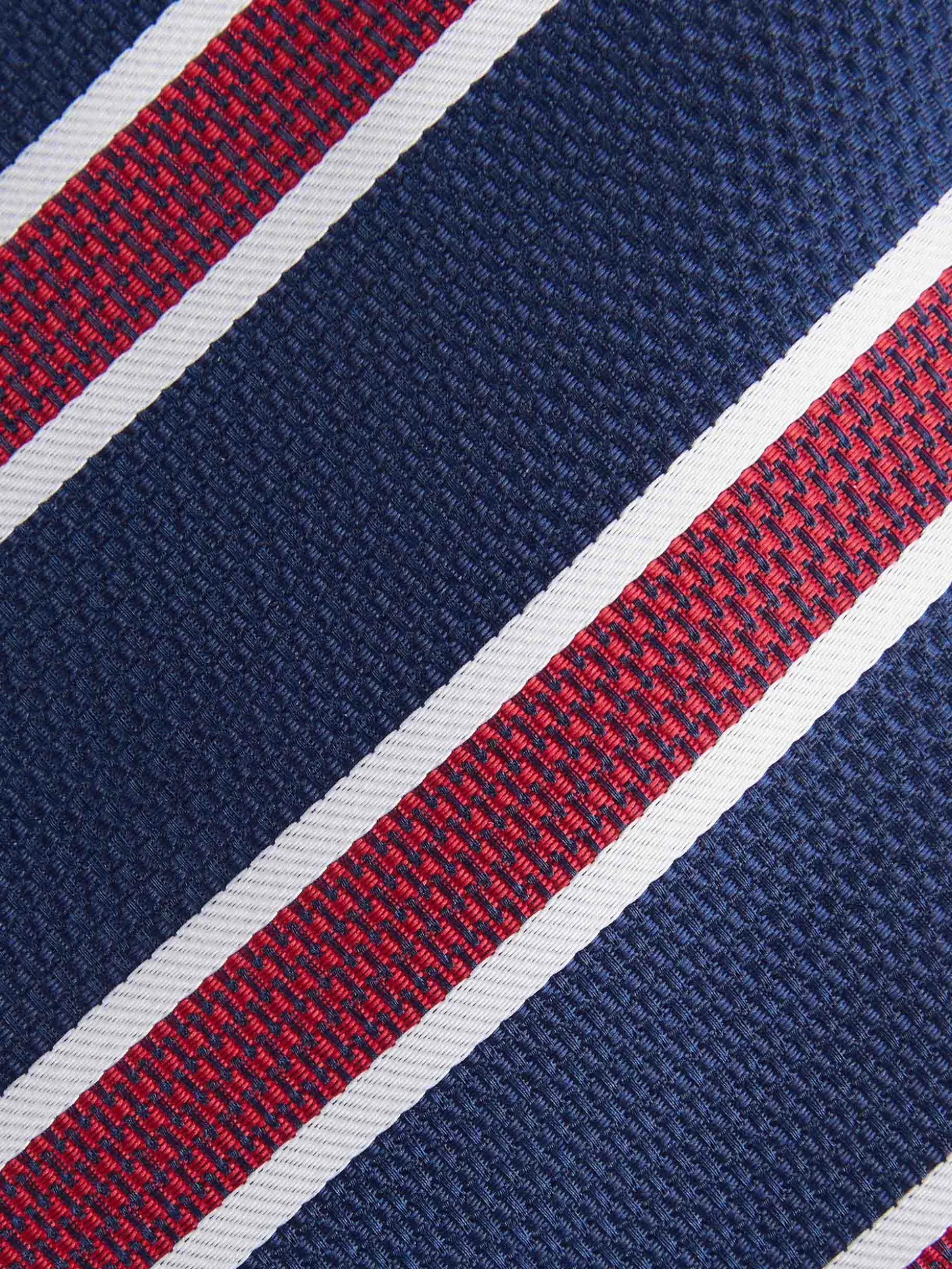 Cravatta Jacquard MF - Stile Classico con Motivi Intrecciati | Negozio di Alvaro Moreno 

Elegante Cravatta in Tessuto Jacquard MF - Design Artigianale | Collezione Alvaro Moreno Store 

Cravatta Uomo Jacquard MF - Motivi Tradizionali Italiani | Alvaro Moreno Store