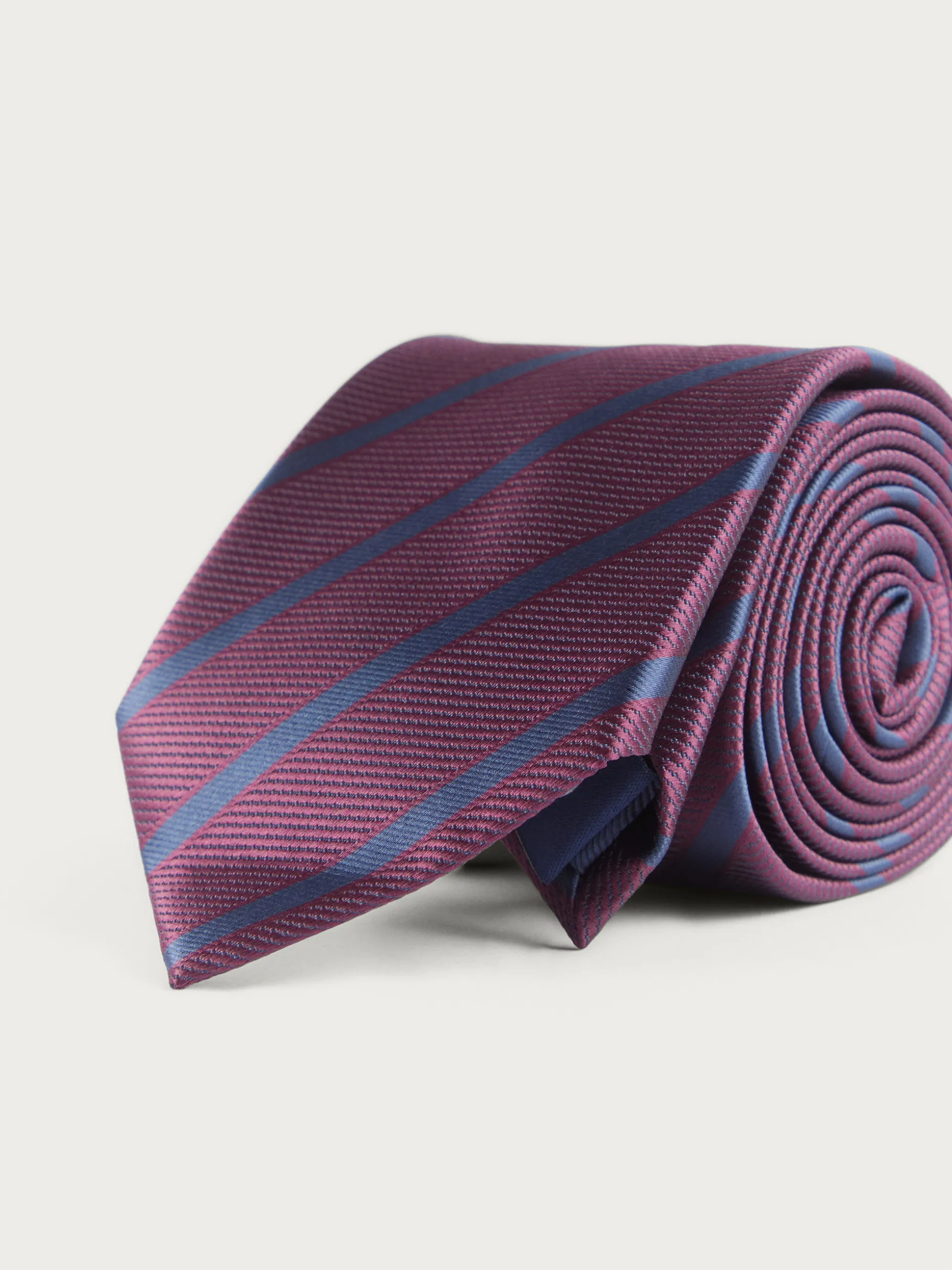 Cravatta Jacquard Classica Alvaro Moreno - Accessorio Elegante da Uomo a Prezzo Accessibile
