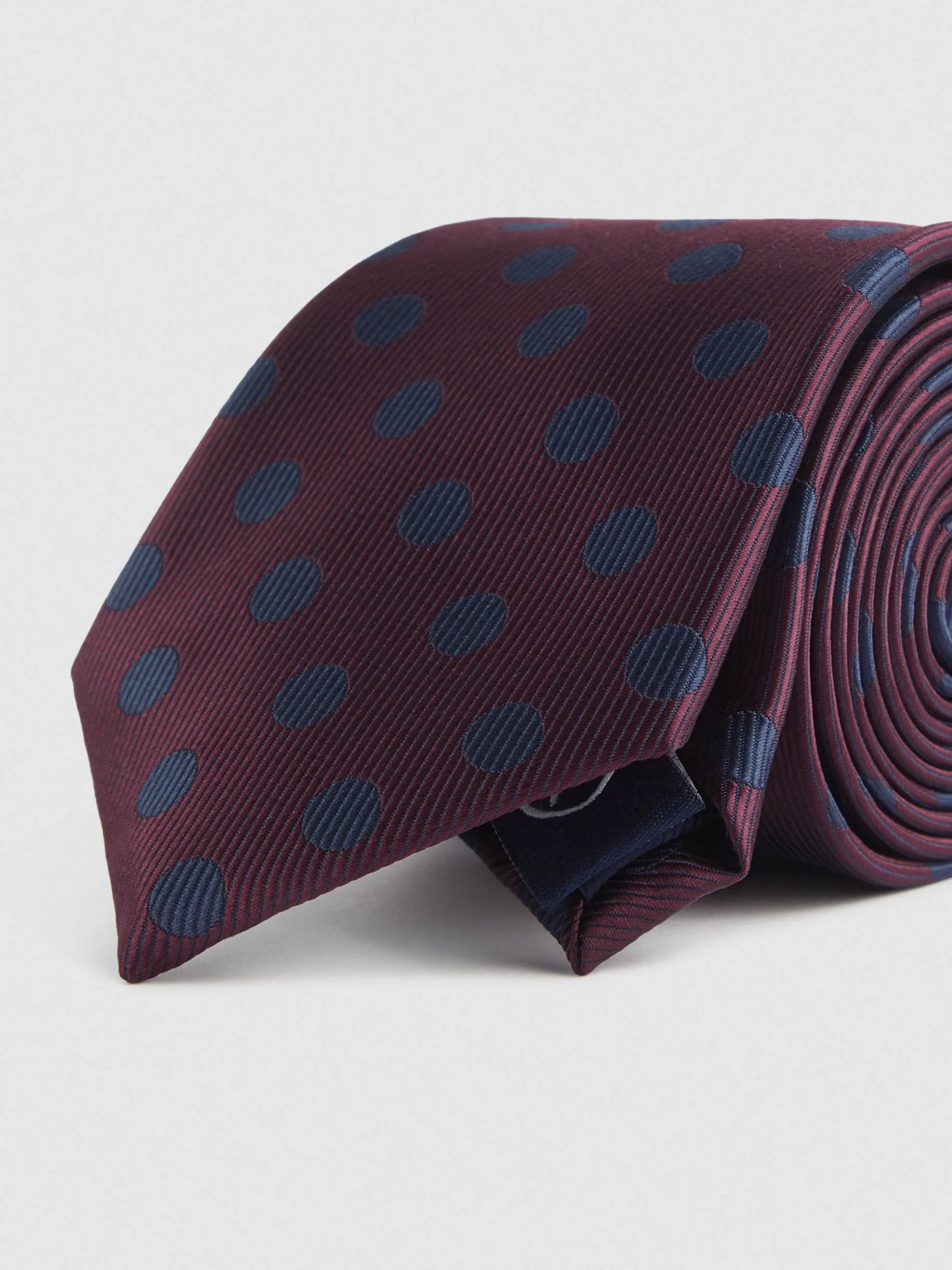 Cravatta Elegante in Seta Jacquard - Collezione Primavera di Alvaro Moreno | MF Stile Italiano