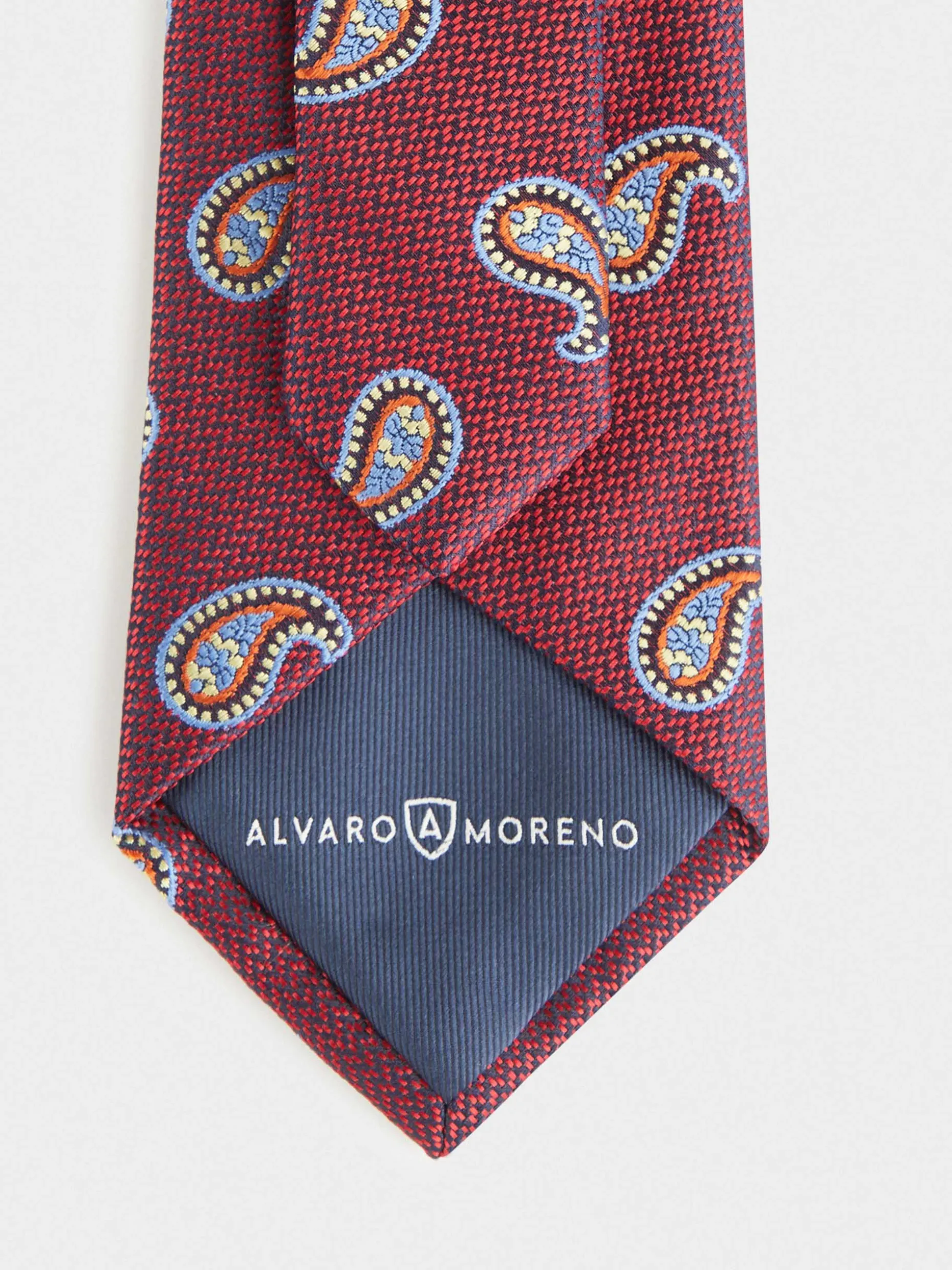 Cravatta Jacquard Elegante in Seta - Design Esclusivo Alvaro Moreno Tonalità Accesa 

Arte Tessile Italiana - Cravatta Uomo Jacquard MF con Dettagli Artigianali by Alvaro Moreno Collection 

Cravatta da Uomo in Tessuto Jacquard Pregiato - Collezione Autunno Alvaro Moreno Stile Bold 

Cravatta Elegante Uomo Jacquard Seta - Design Contemporaneo Alvaro Moreno Tocco Avanguardia 

Cravatta Artigianale Jacquard MF - Colori Vibranti & Stile Intramontabile by Alvaro Moreno