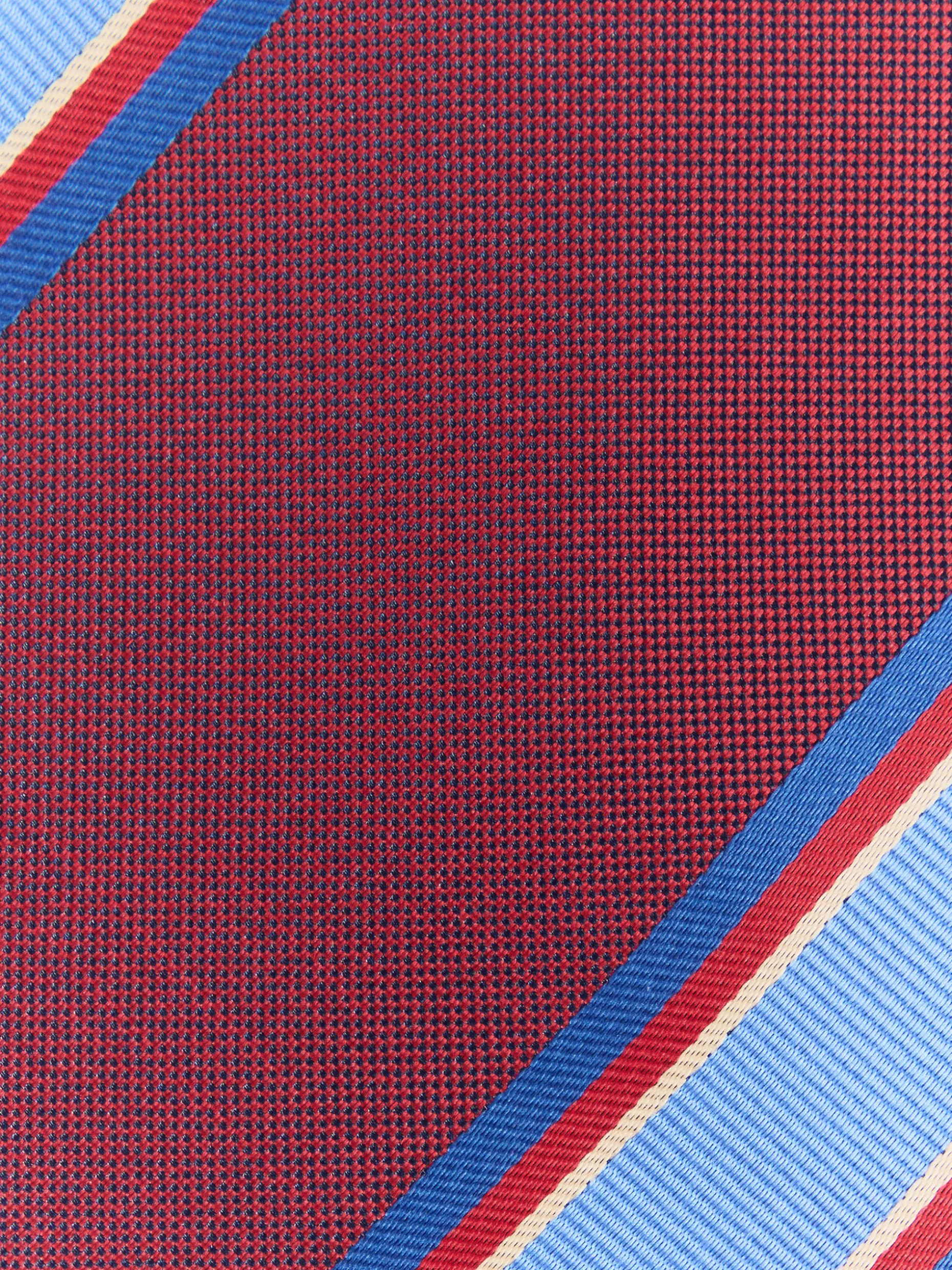 Cravatta Elegante in Jacquard con Motivi Geometrici - Stile Classico Rinnovato da Alvaro Moreno | Collezione Autunno/Inverno 2023 | Tessuto Premium per Uomo Raffinato 

（：