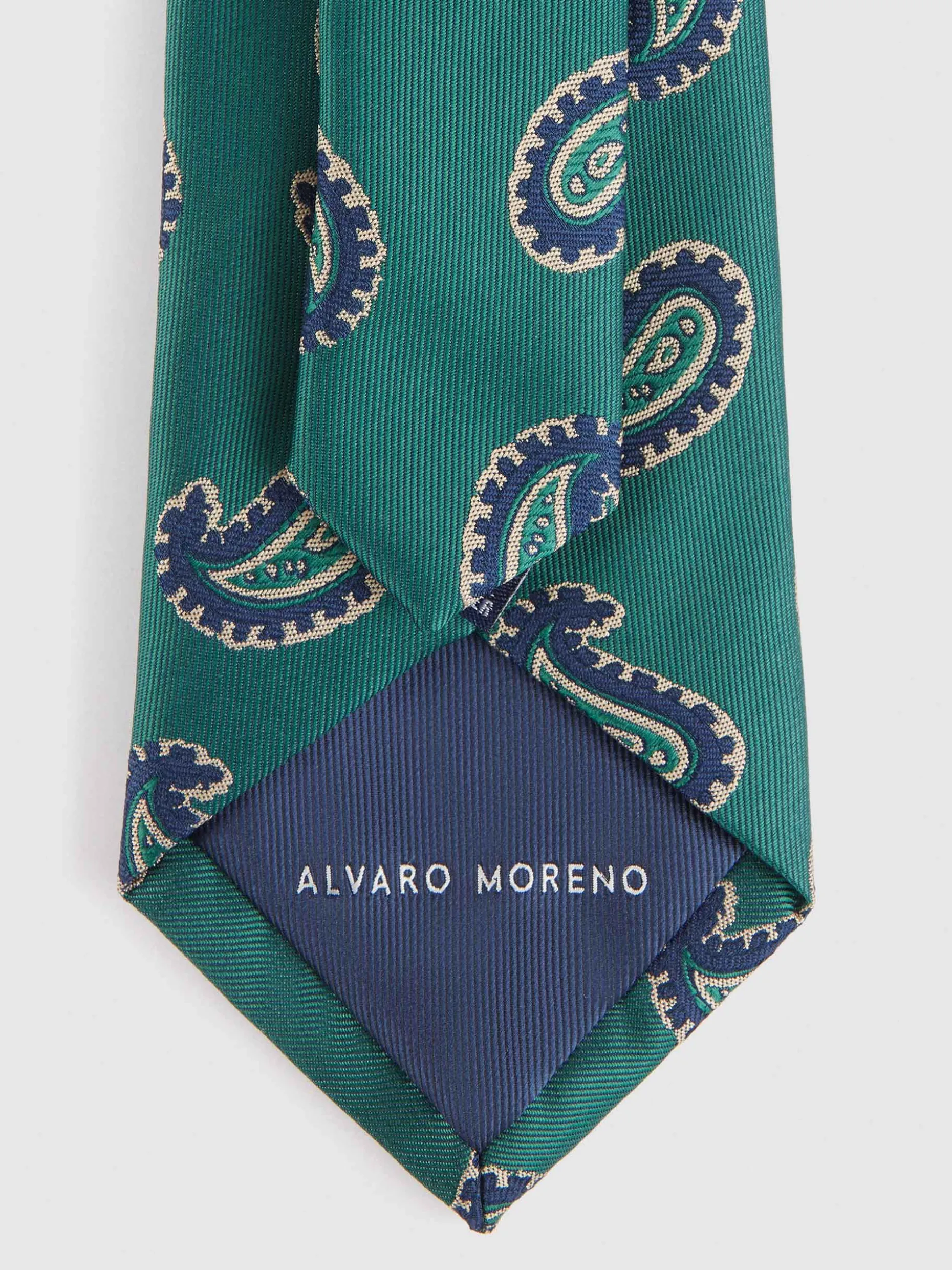 Cravatta Elegante in Seta Jacquard con Design Esclusivo - Collezione Primavera Alvaro Moreno 

Modello Firmato Jacquard con Motivi Artistici - Cravatta Uomo Premium di Alvaro Moreno Fashion 

Cravatta da Uomo Jacquard in Seta Stampata - Design Raffinato Alvaro Moreno Collezione MF
