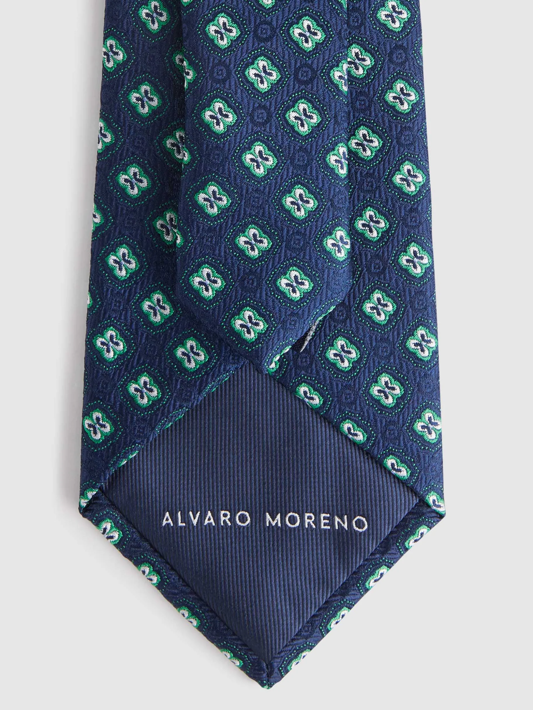 Cravatta Jacquard Elegante in Seta - Trama Artigianale di Alvaro Moreno, Stile Classico Rinnovato