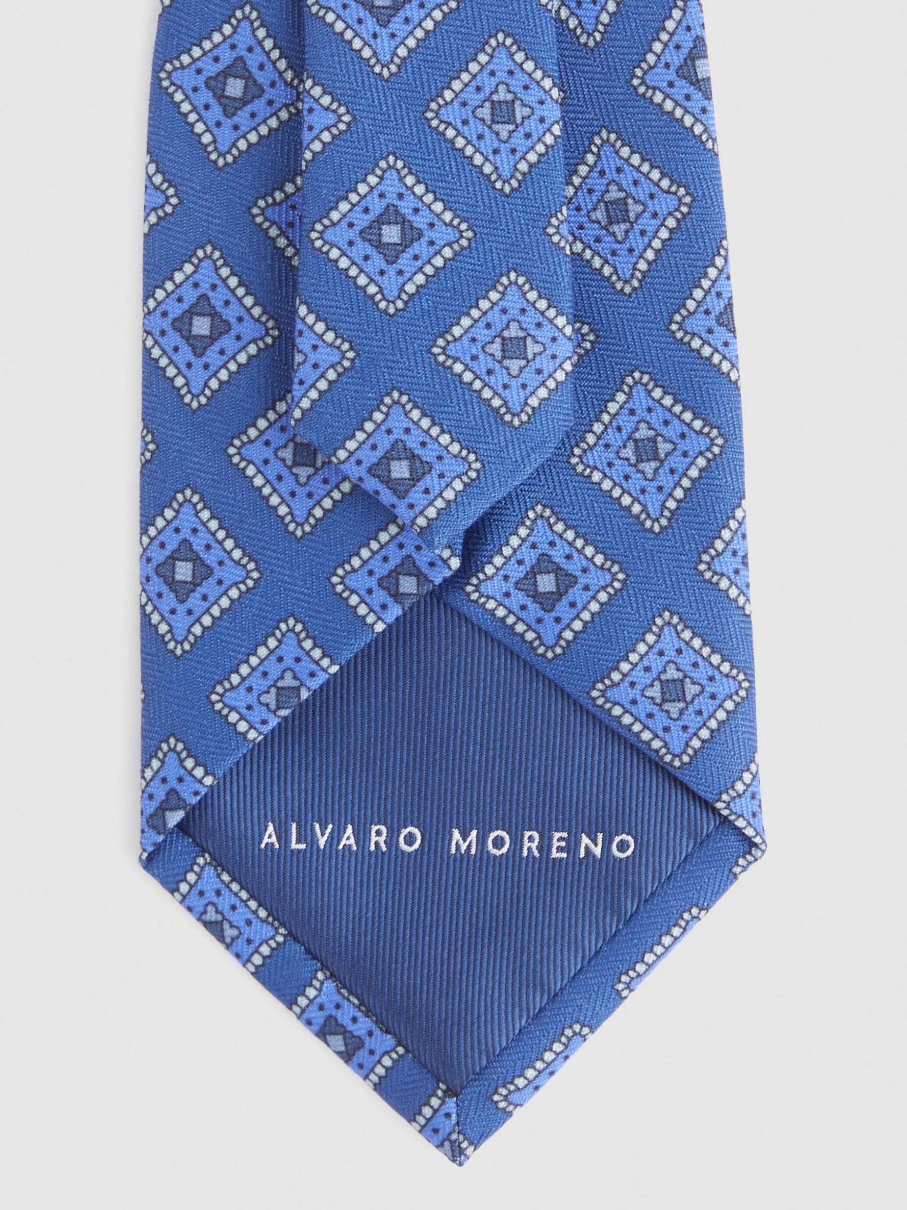 Cravatta Elegante con Stampa Fantasia Alvaro Moreno - Design Moderno a Prezzo Accessibile